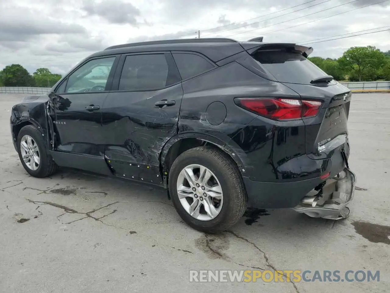 2 Photograph of a damaged car 3GNKBHRS2LS718997 CHEVROLET BLAZER 2020