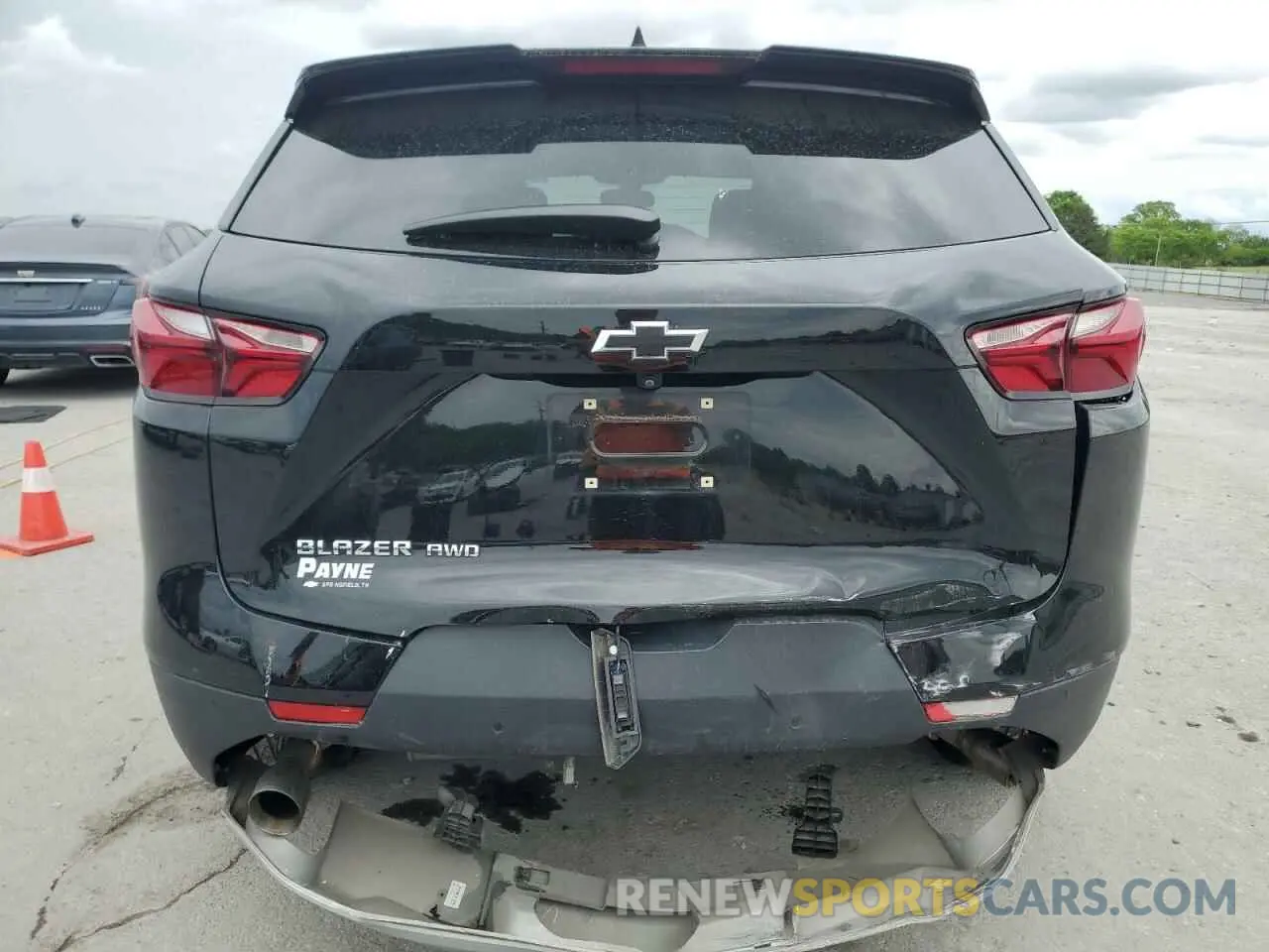 6 Photograph of a damaged car 3GNKBHRS2LS718997 CHEVROLET BLAZER 2020