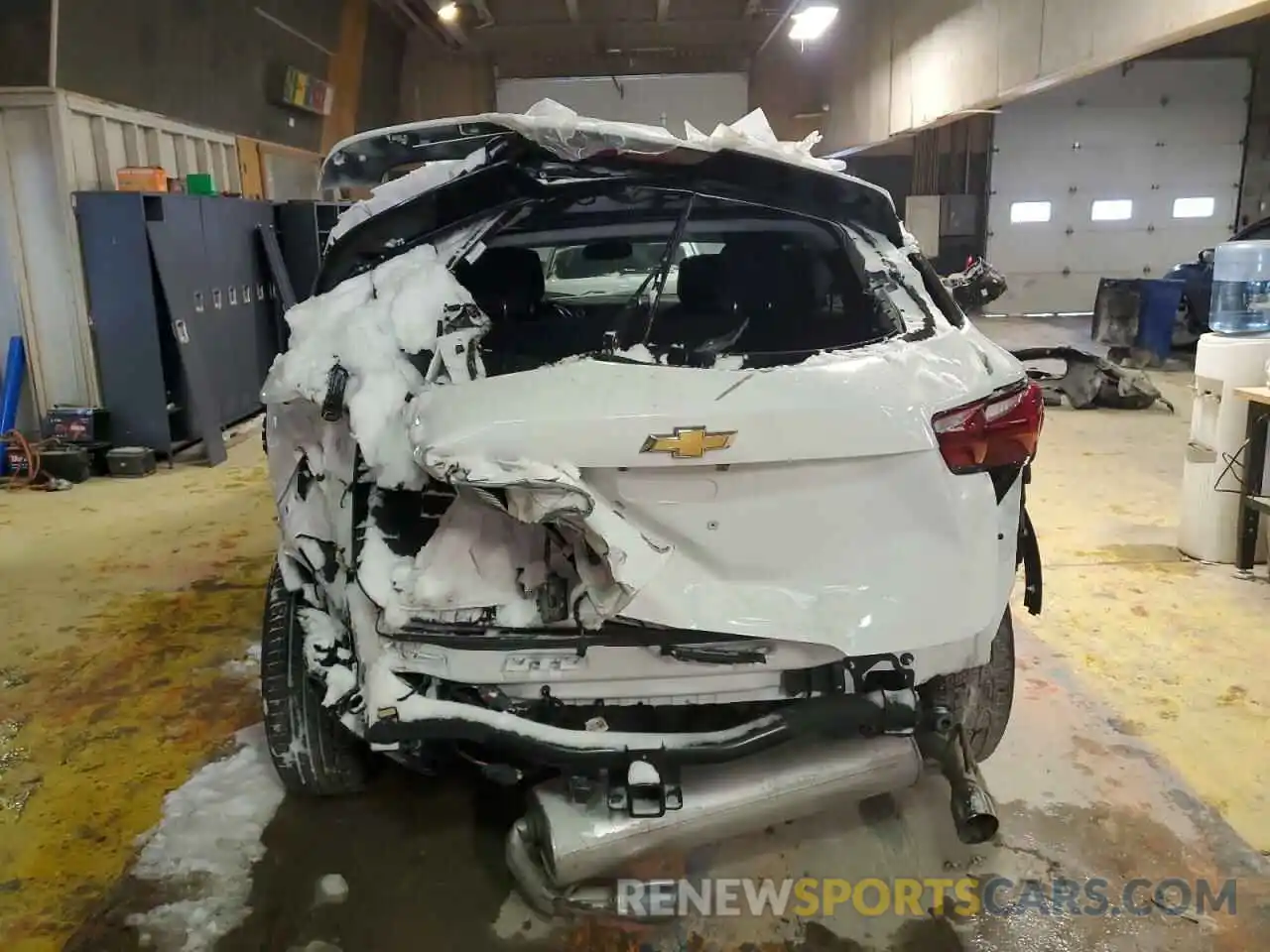 6 Photograph of a damaged car 3GNKBHRS3LS531591 CHEVROLET BLAZER 2020