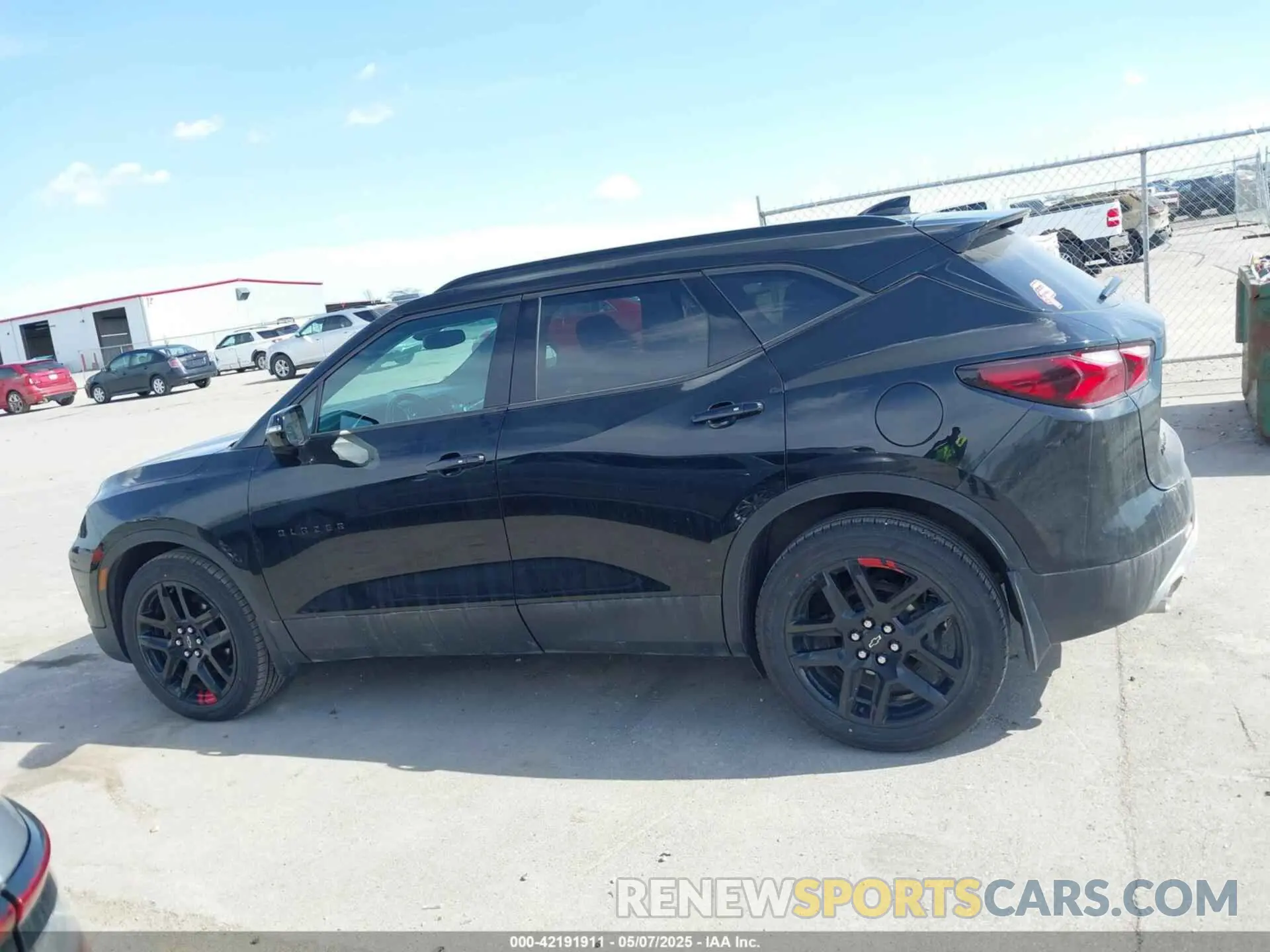 14 Photograph of a damaged car 3GNKBHRS4LS608775 CHEVROLET BLAZER 2020