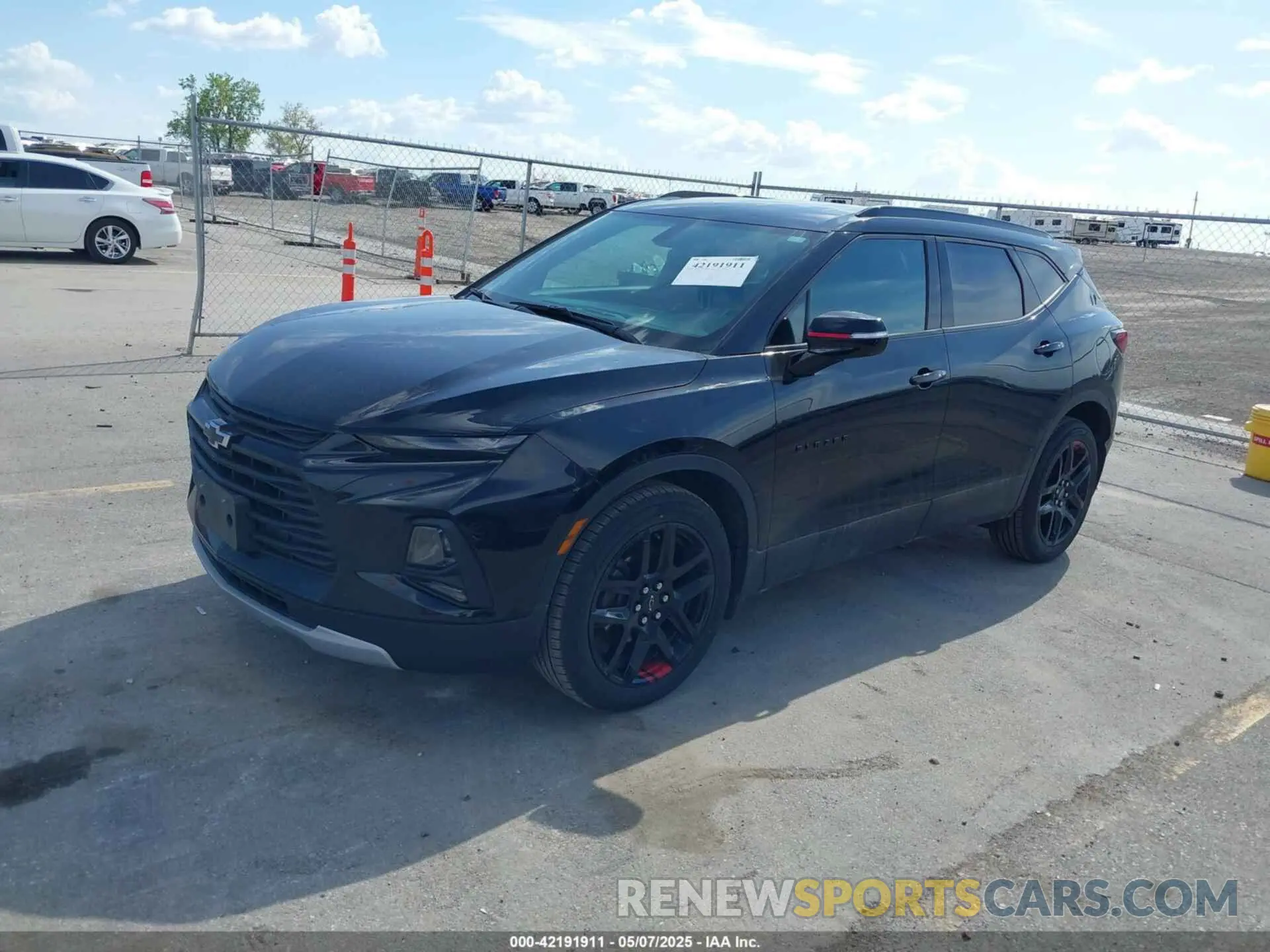 2 Photograph of a damaged car 3GNKBHRS4LS608775 CHEVROLET BLAZER 2020