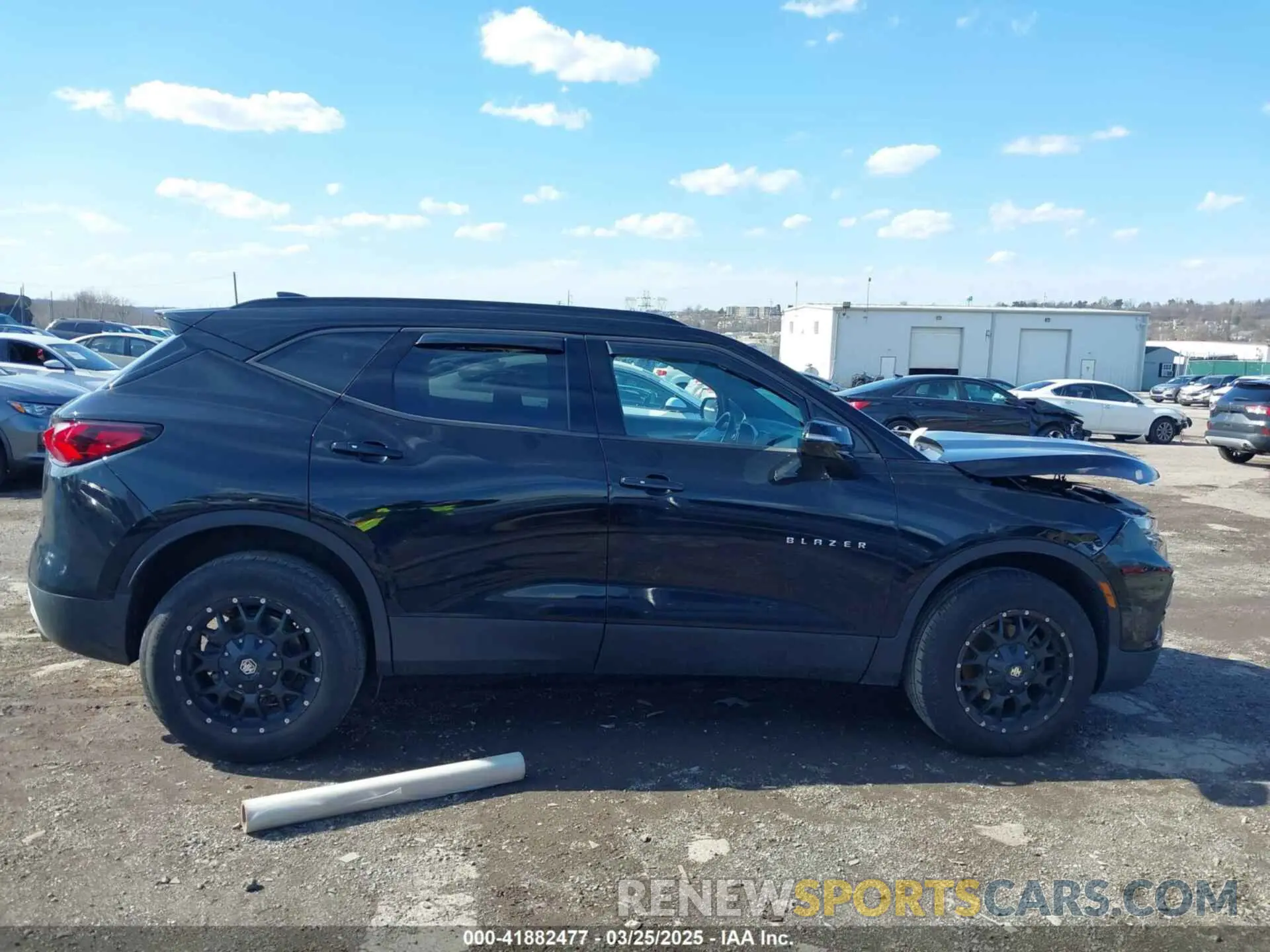 12 Photograph of a damaged car 3GNKBHRS5LS678981 CHEVROLET BLAZER 2020