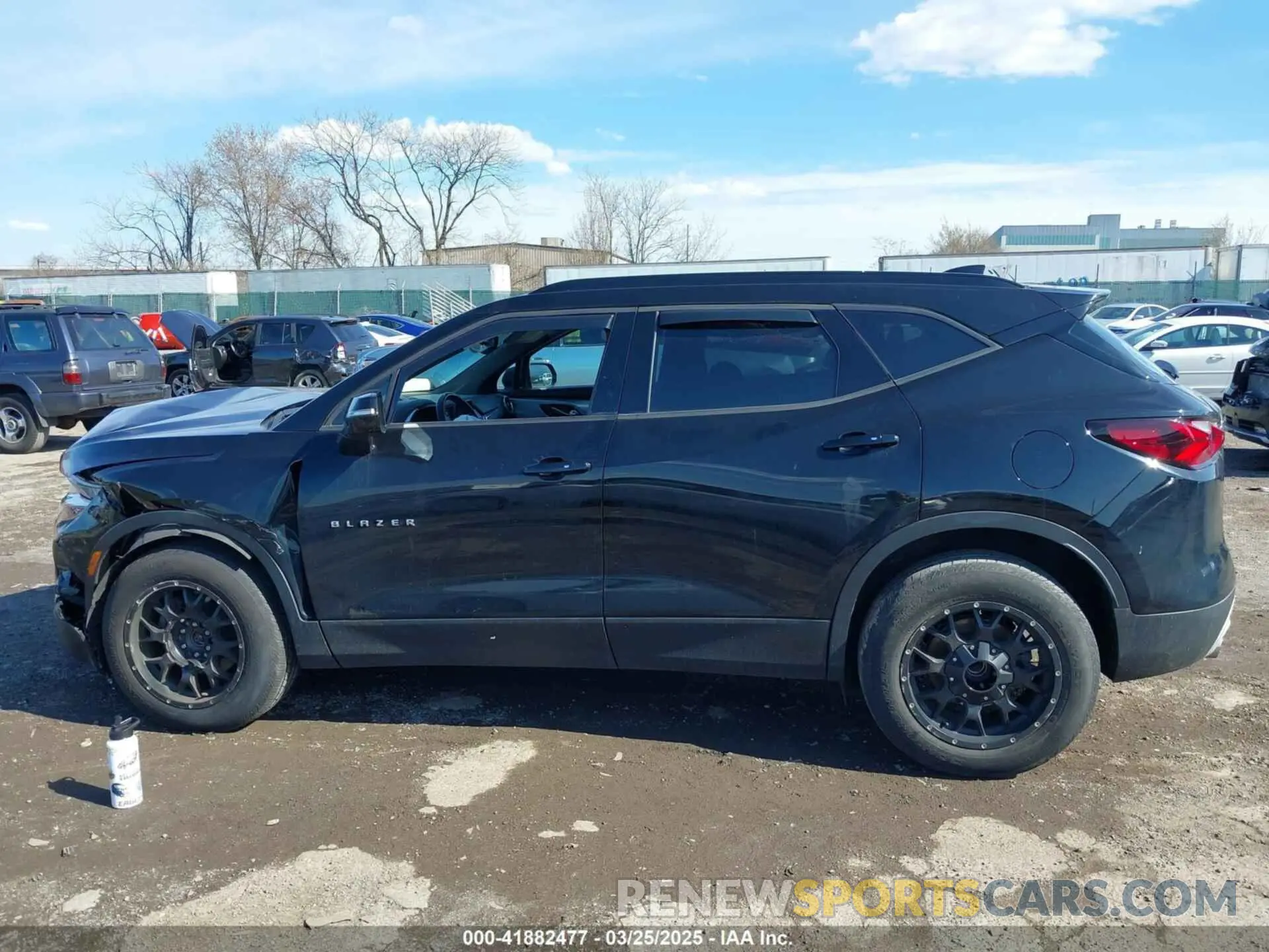 13 Photograph of a damaged car 3GNKBHRS5LS678981 CHEVROLET BLAZER 2020