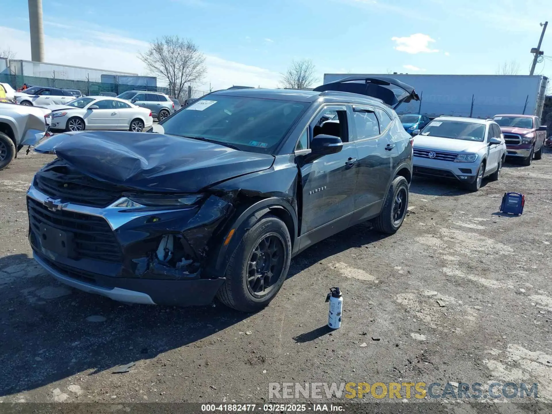 2 Photograph of a damaged car 3GNKBHRS5LS678981 CHEVROLET BLAZER 2020