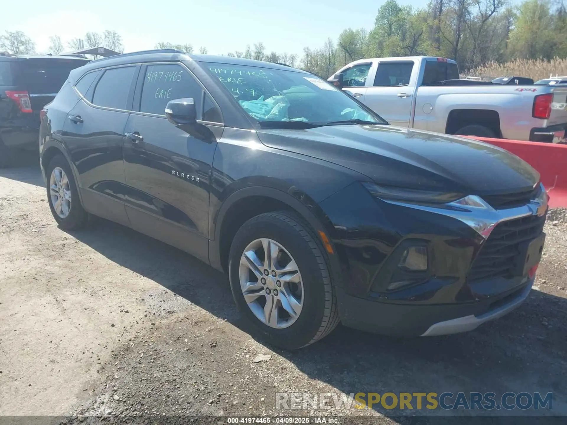 1 Photograph of a damaged car 3GNKBHRS6LS726276 CHEVROLET BLAZER 2020