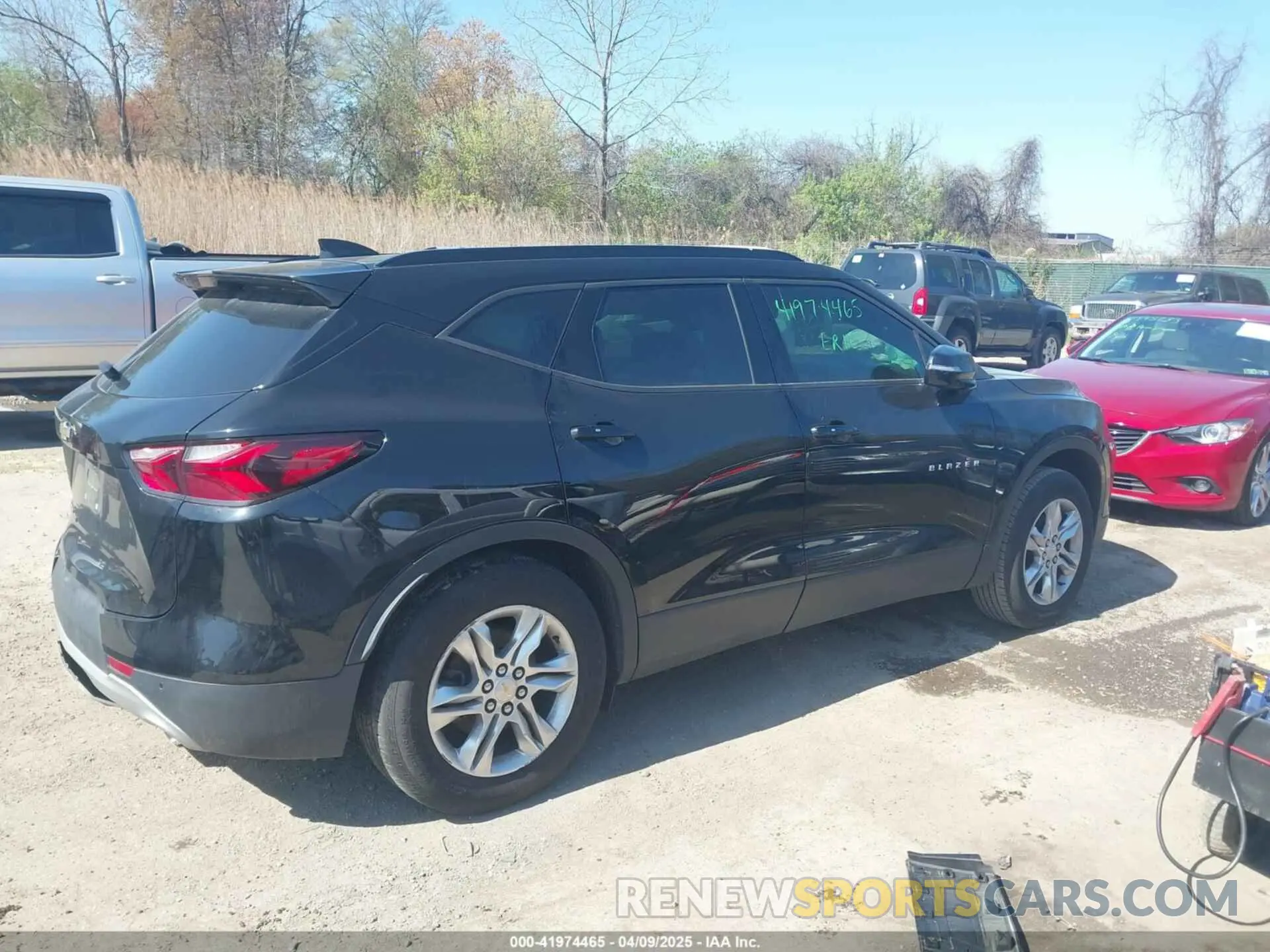 14 Photograph of a damaged car 3GNKBHRS6LS726276 CHEVROLET BLAZER 2020
