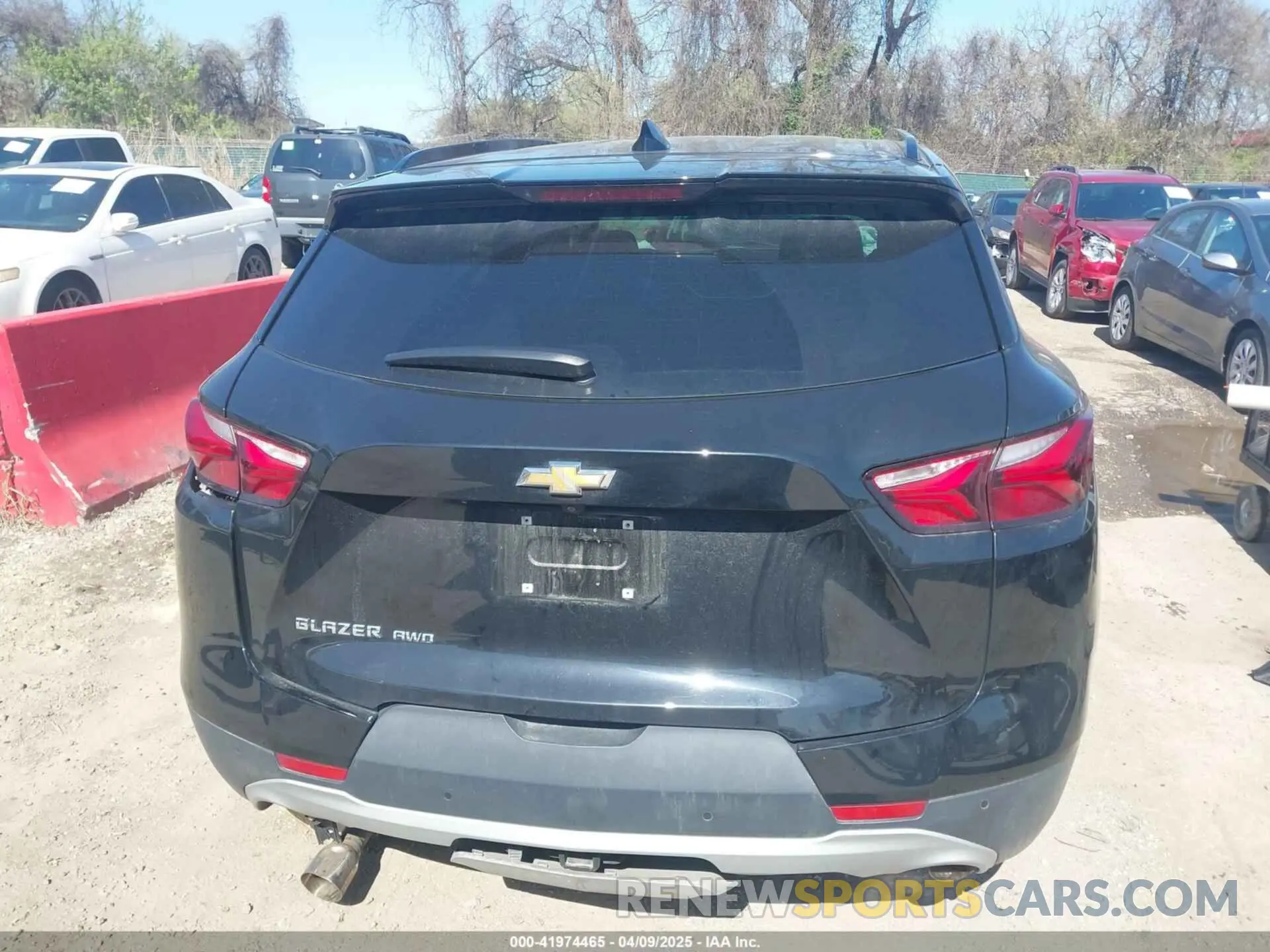 17 Photograph of a damaged car 3GNKBHRS6LS726276 CHEVROLET BLAZER 2020