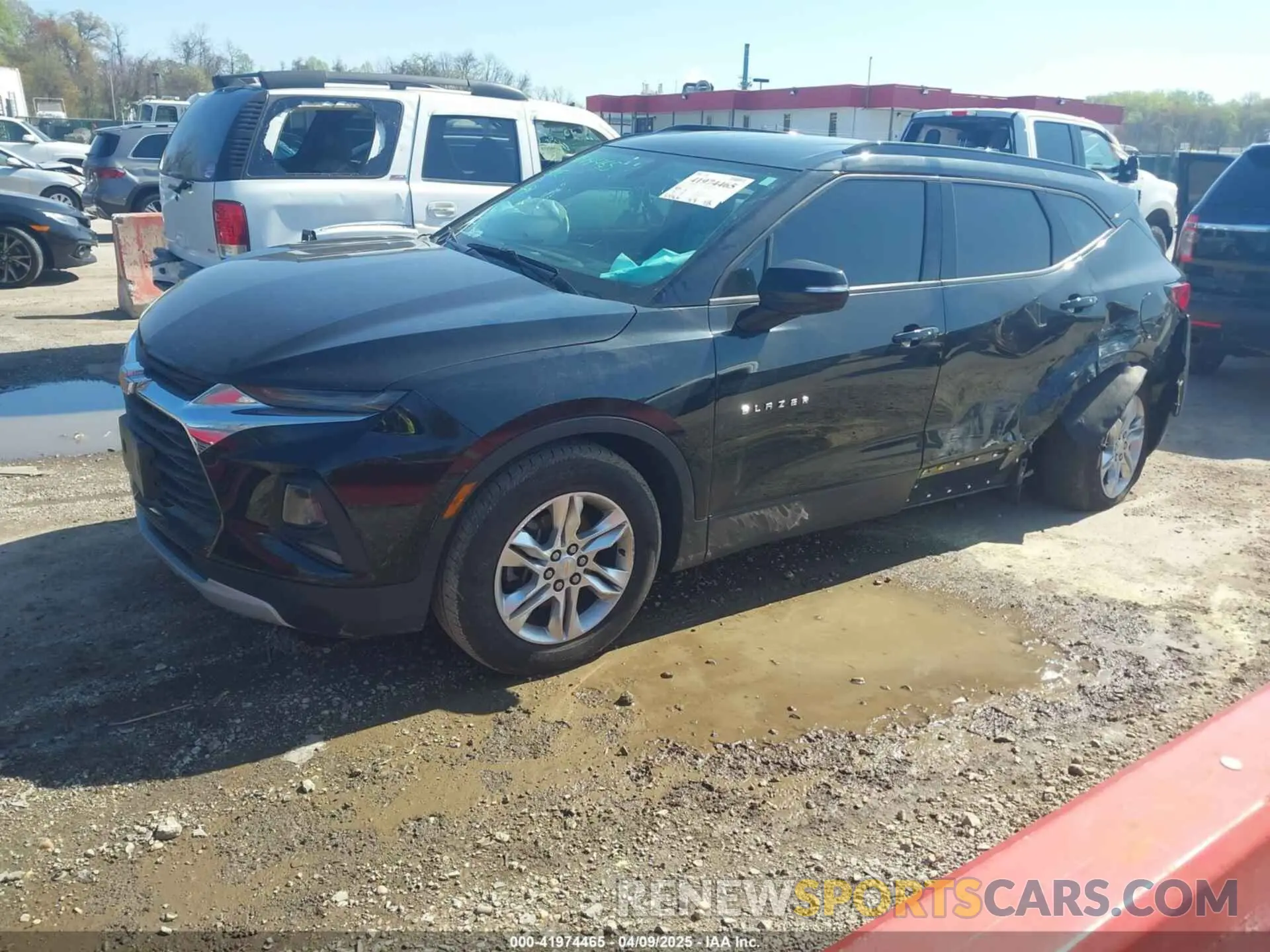 2 Photograph of a damaged car 3GNKBHRS6LS726276 CHEVROLET BLAZER 2020