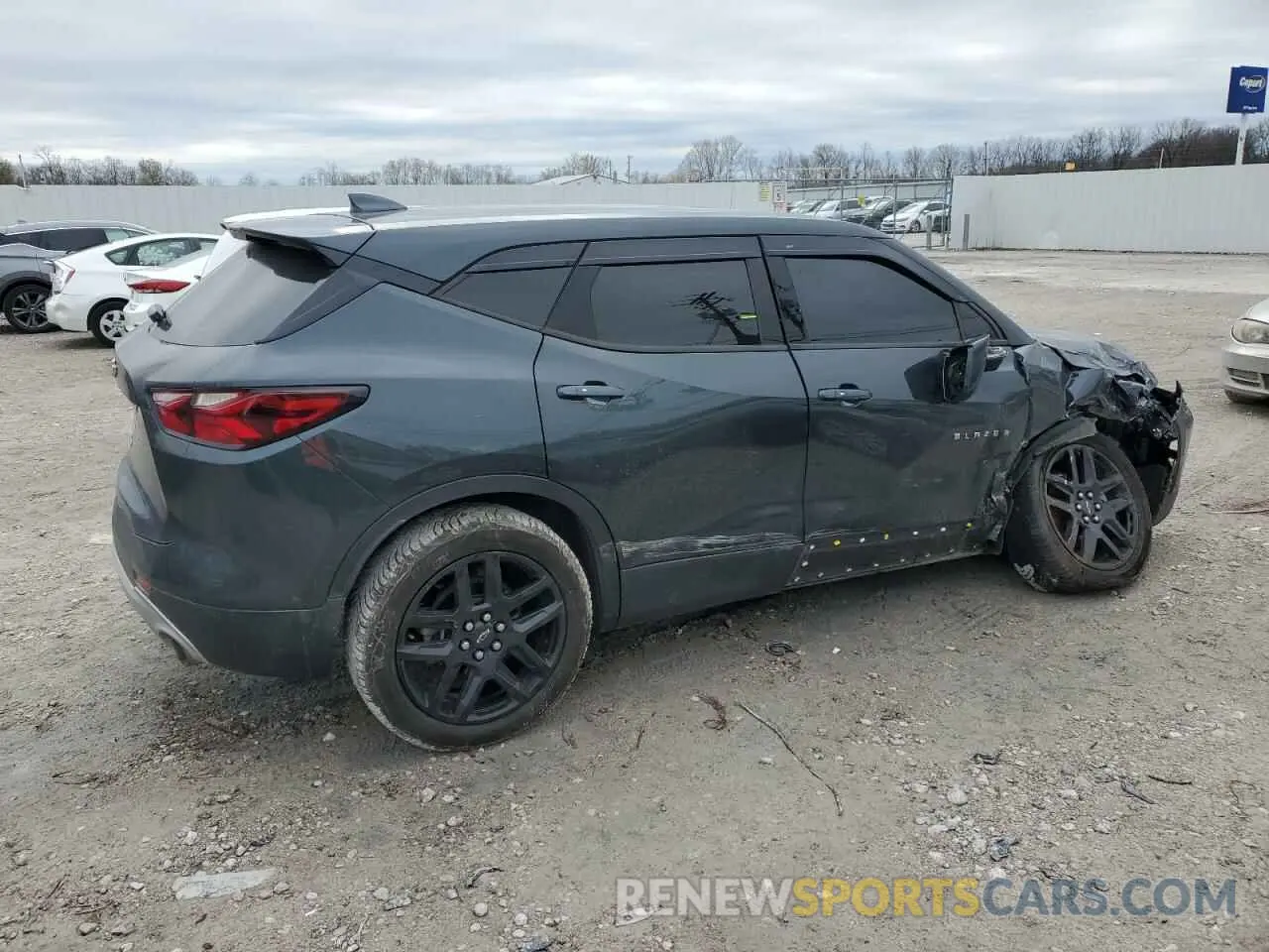3 Photograph of a damaged car 3GNKBHRS7LS567039 CHEVROLET BLAZER 2020
