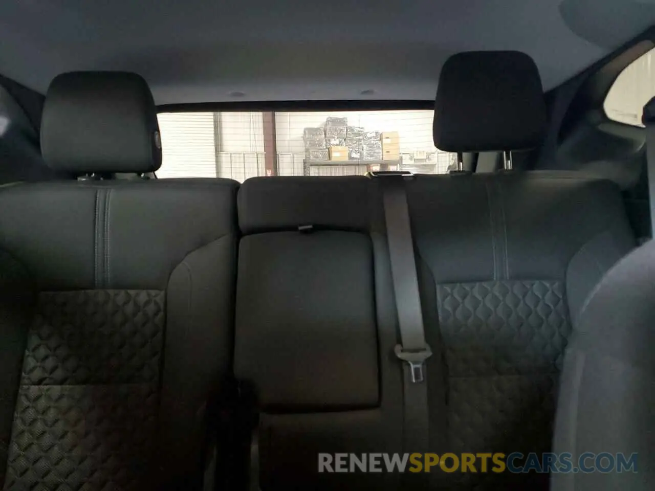 10 Photograph of a damaged car 3GNKBHRS8LS561251 CHEVROLET BLAZER 2020