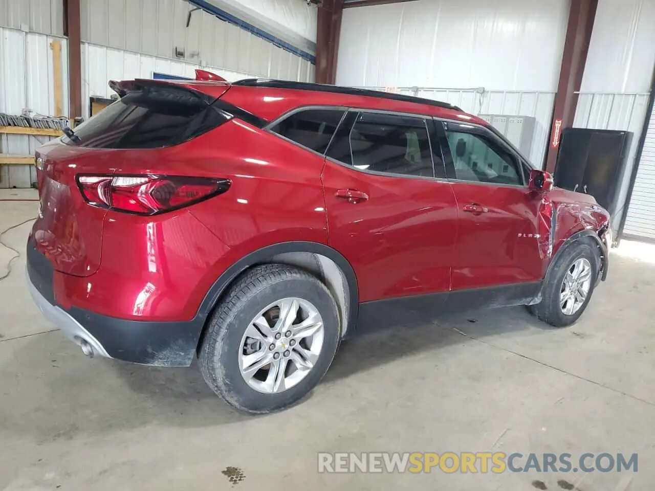 3 Photograph of a damaged car 3GNKBHRS8LS561251 CHEVROLET BLAZER 2020