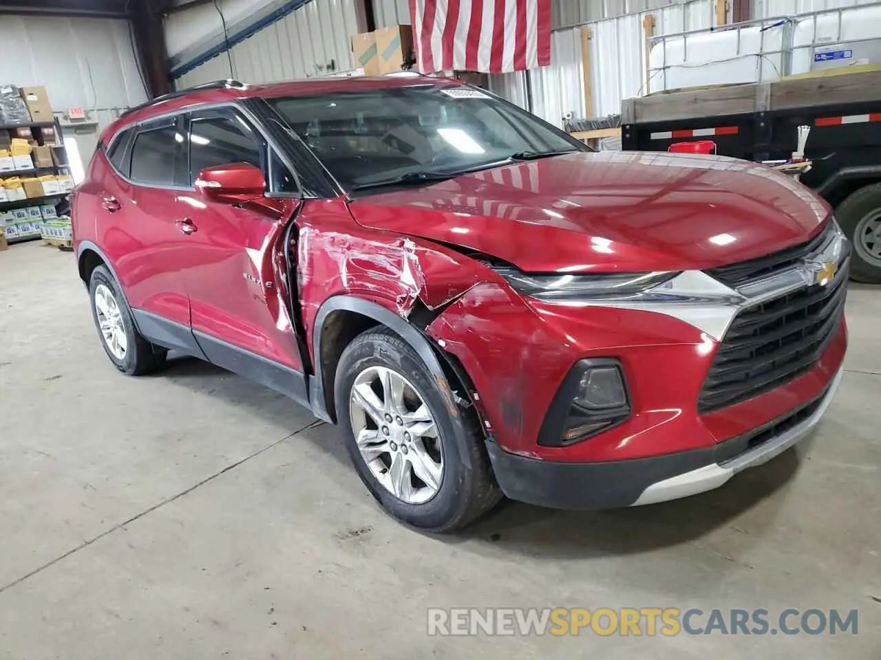 4 Photograph of a damaged car 3GNKBHRS8LS561251 CHEVROLET BLAZER 2020