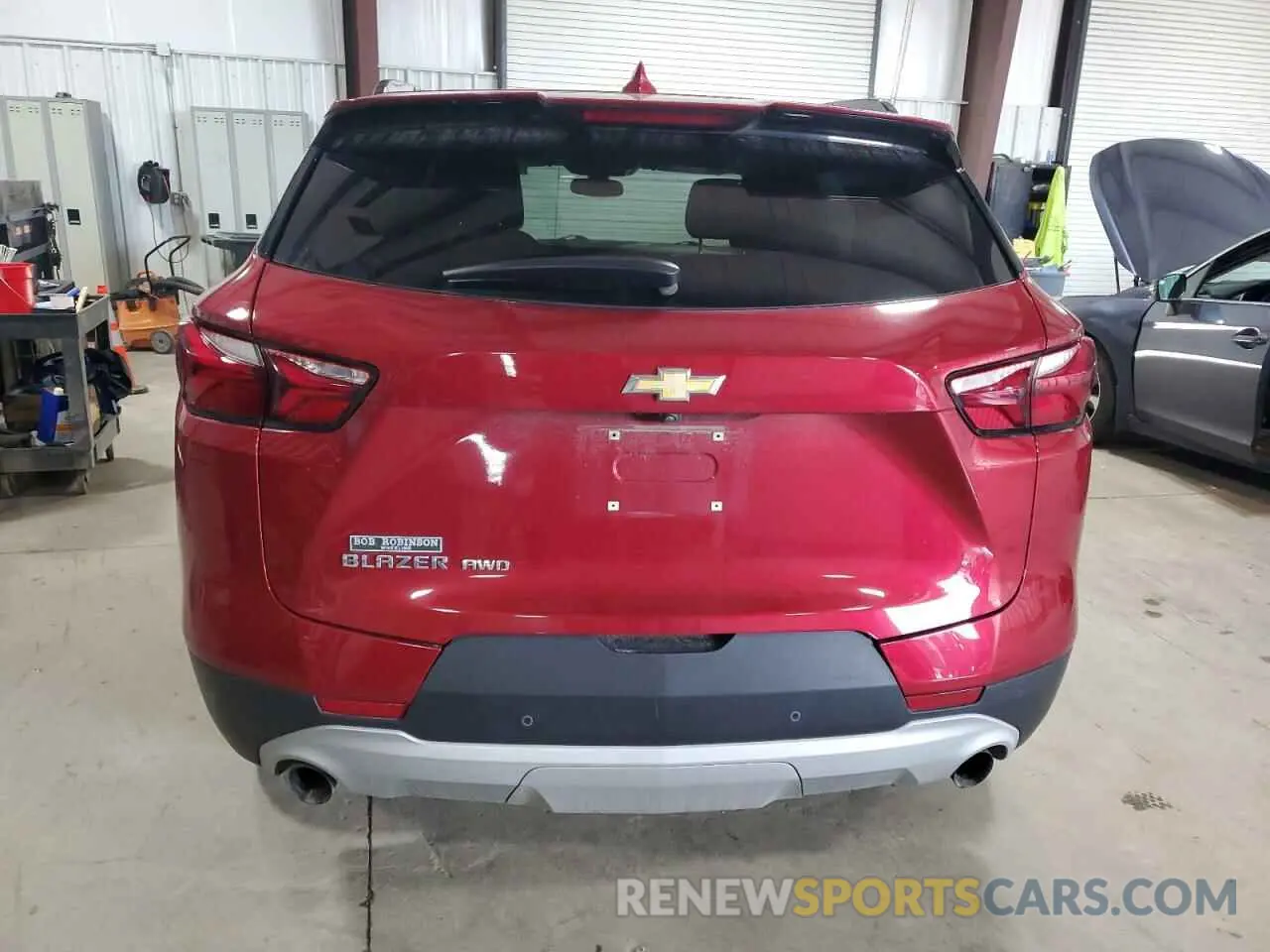 6 Photograph of a damaged car 3GNKBHRS8LS561251 CHEVROLET BLAZER 2020