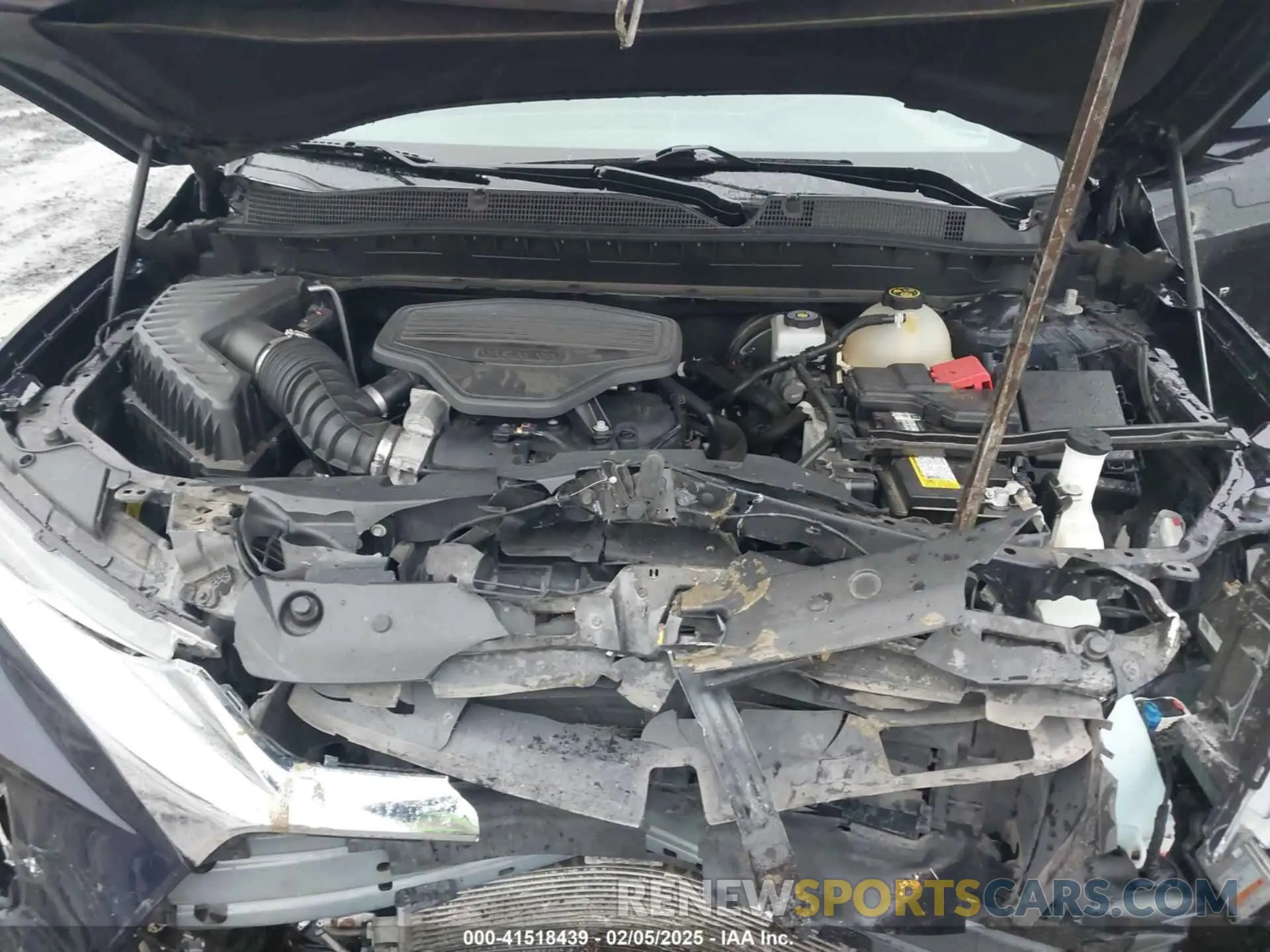 10 Photograph of a damaged car 3GNKBHRS8LS569222 CHEVROLET BLAZER 2020