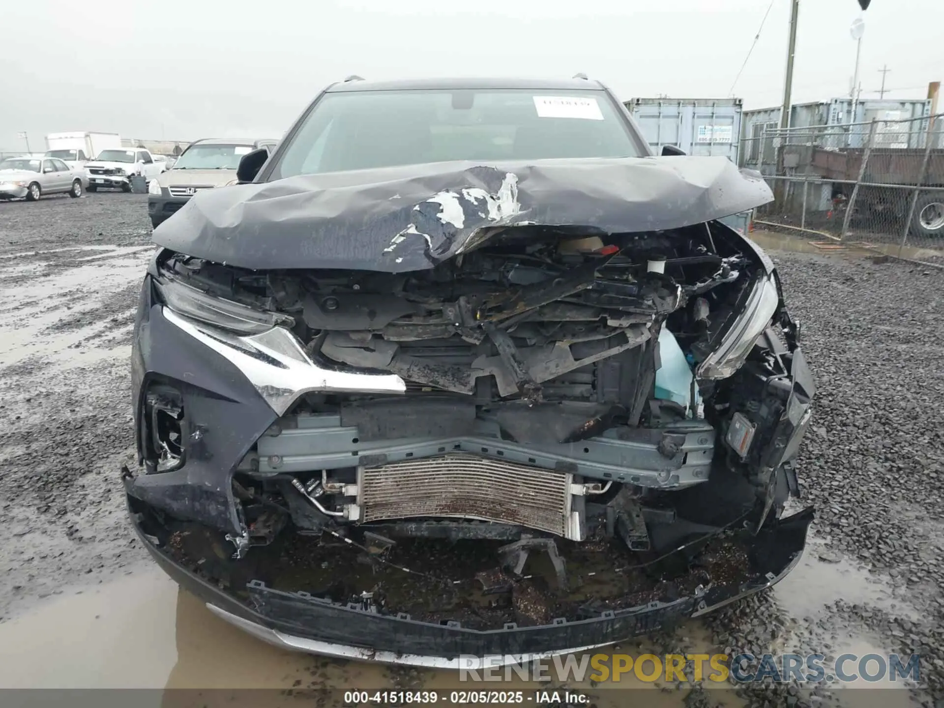 12 Photograph of a damaged car 3GNKBHRS8LS569222 CHEVROLET BLAZER 2020