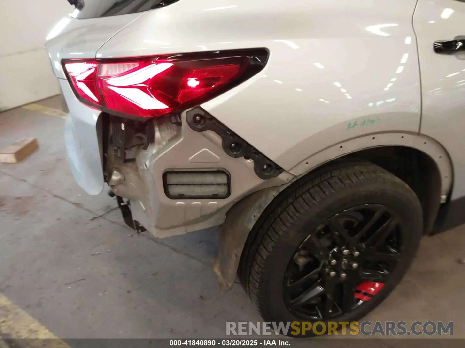 22 Photograph of a damaged car 3GNKBHRS9LS612174 CHEVROLET BLAZER 2020