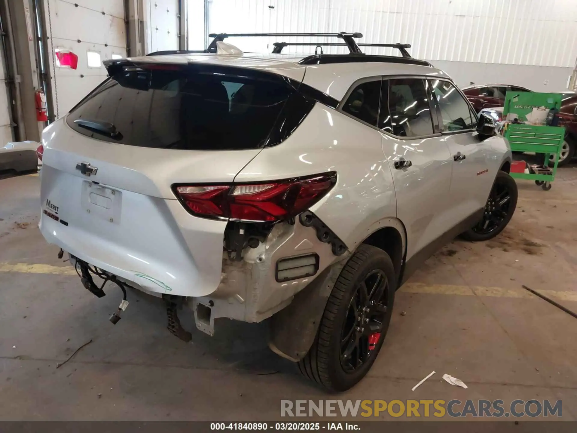 4 Photograph of a damaged car 3GNKBHRS9LS612174 CHEVROLET BLAZER 2020