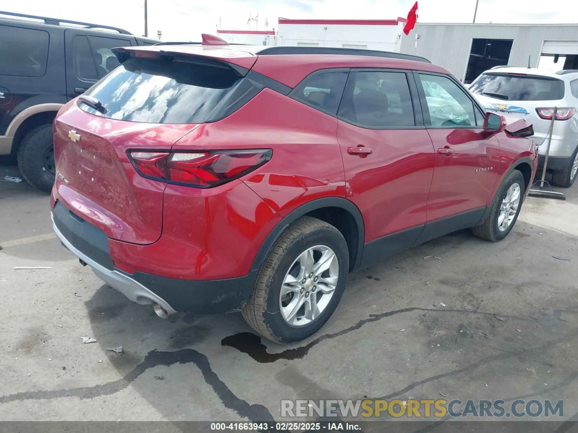 4 Photograph of a damaged car 3GNKBHRSXLS618131 CHEVROLET BLAZER 2020