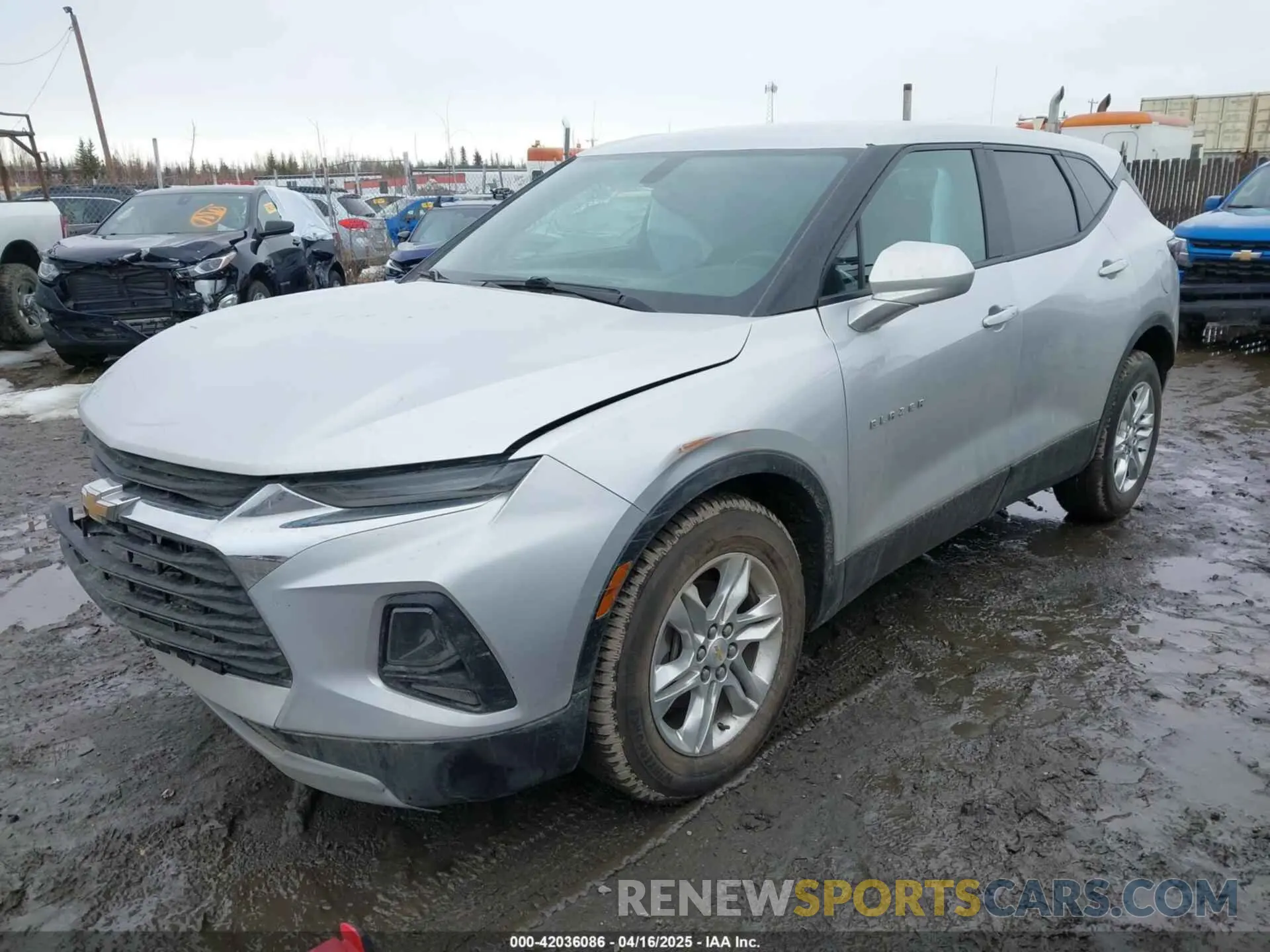 2 Photograph of a damaged car 3GNKBHRSXLS628920 CHEVROLET BLAZER 2020