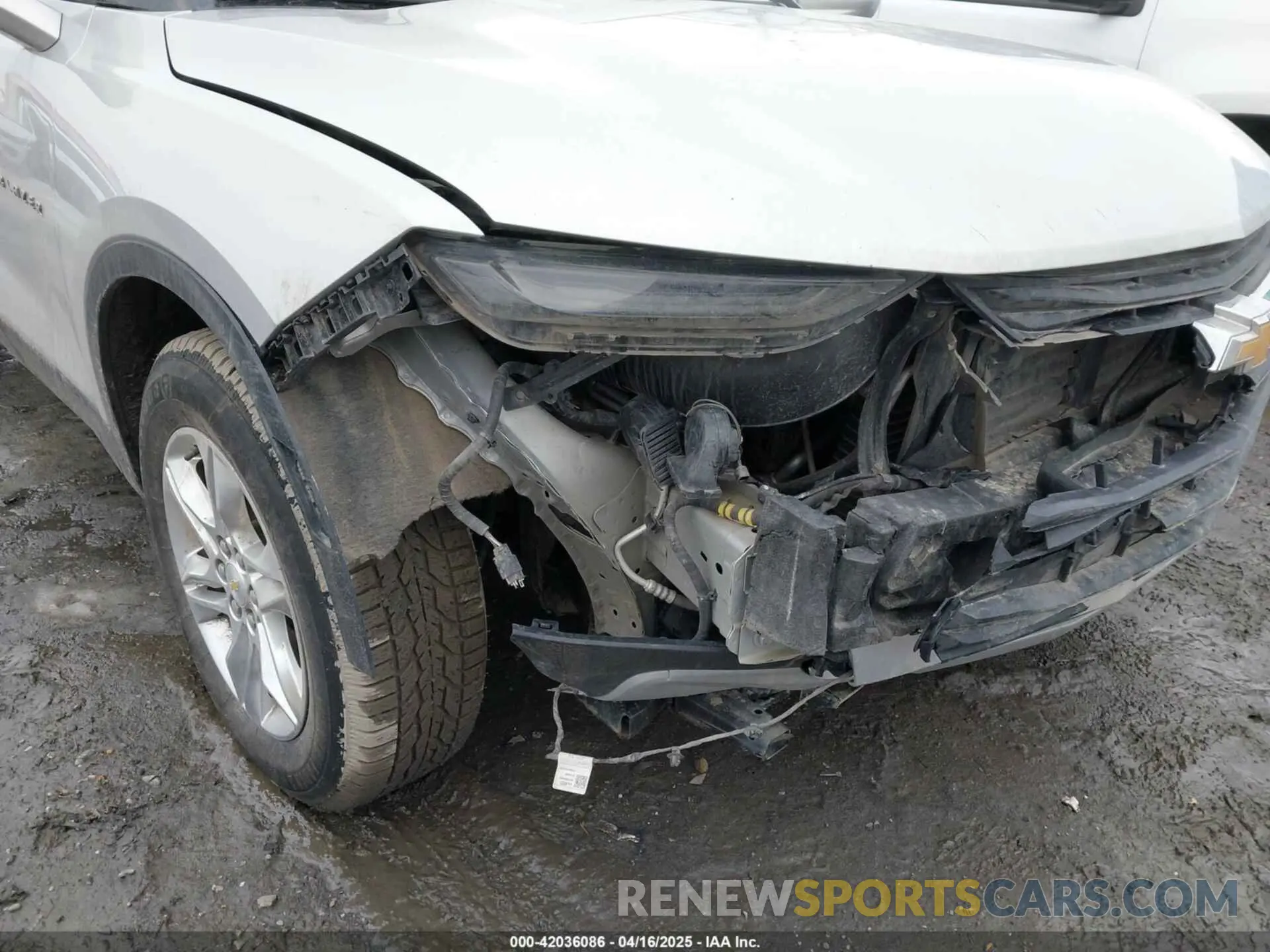 6 Photograph of a damaged car 3GNKBHRSXLS628920 CHEVROLET BLAZER 2020