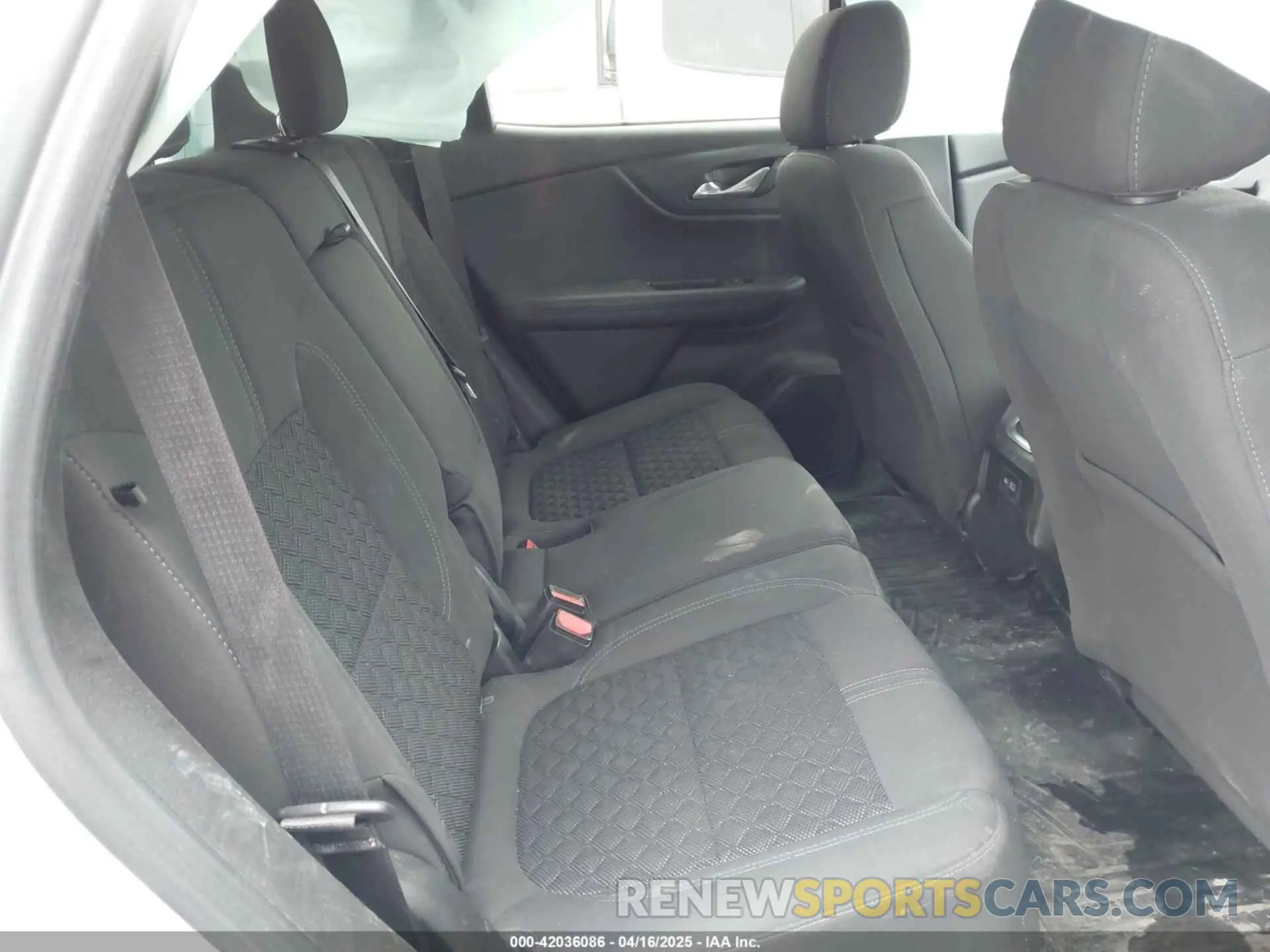 8 Photograph of a damaged car 3GNKBHRSXLS628920 CHEVROLET BLAZER 2020