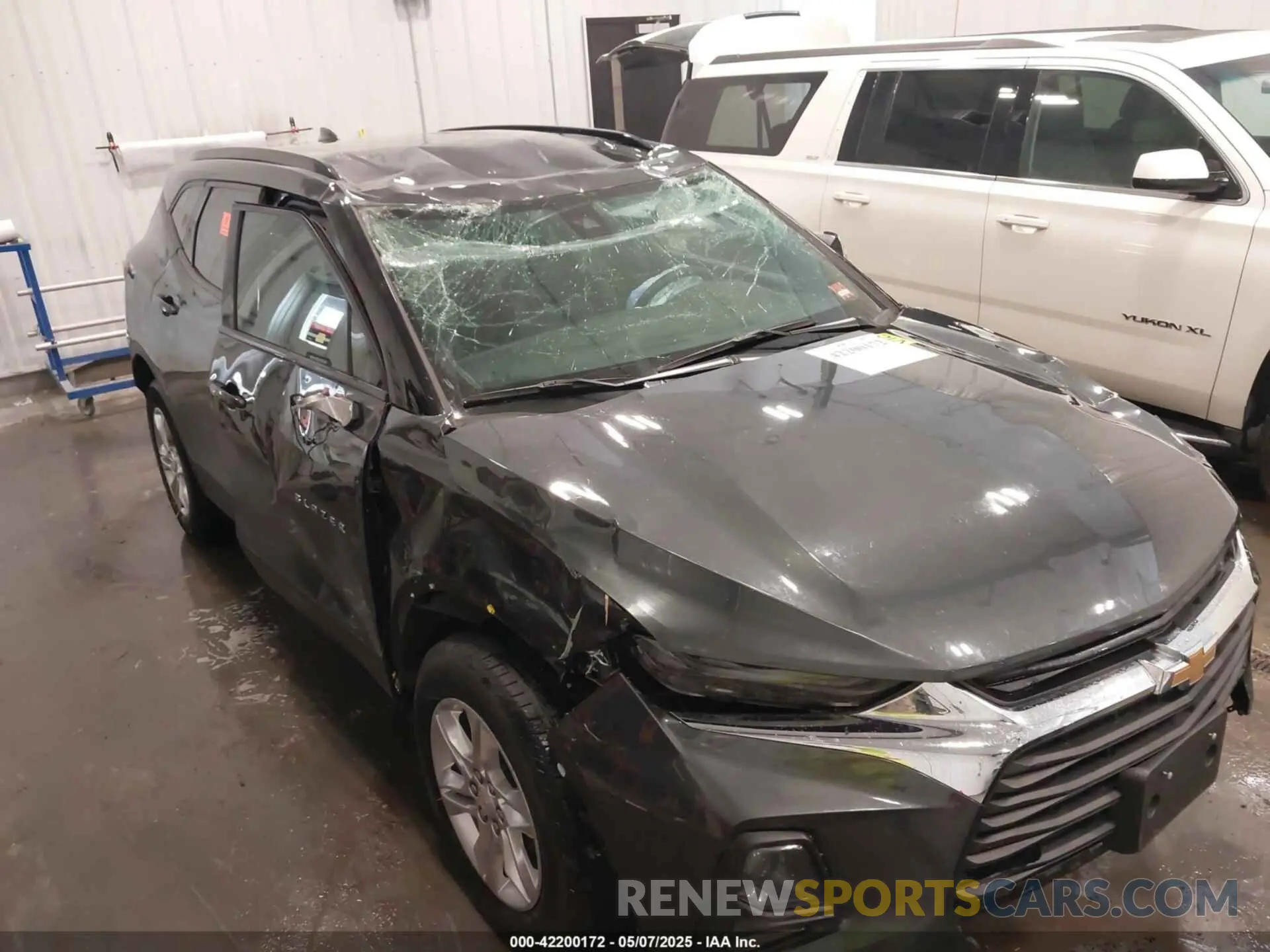 6 Photograph of a damaged car 3GNKBJR46LS655282 CHEVROLET BLAZER 2020