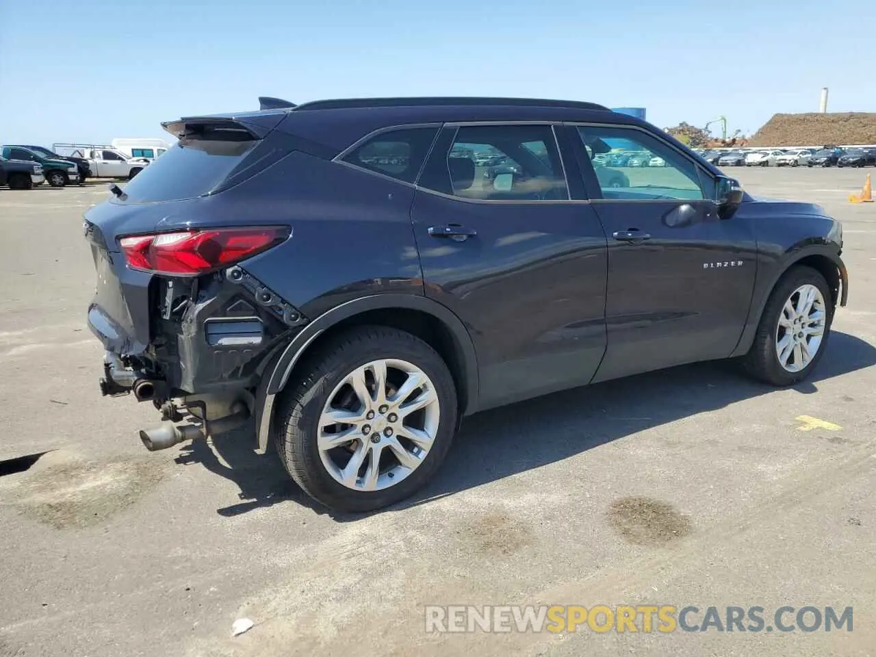 3 Photograph of a damaged car 3GNKBJRS1LS587827 CHEVROLET BLAZER 2020