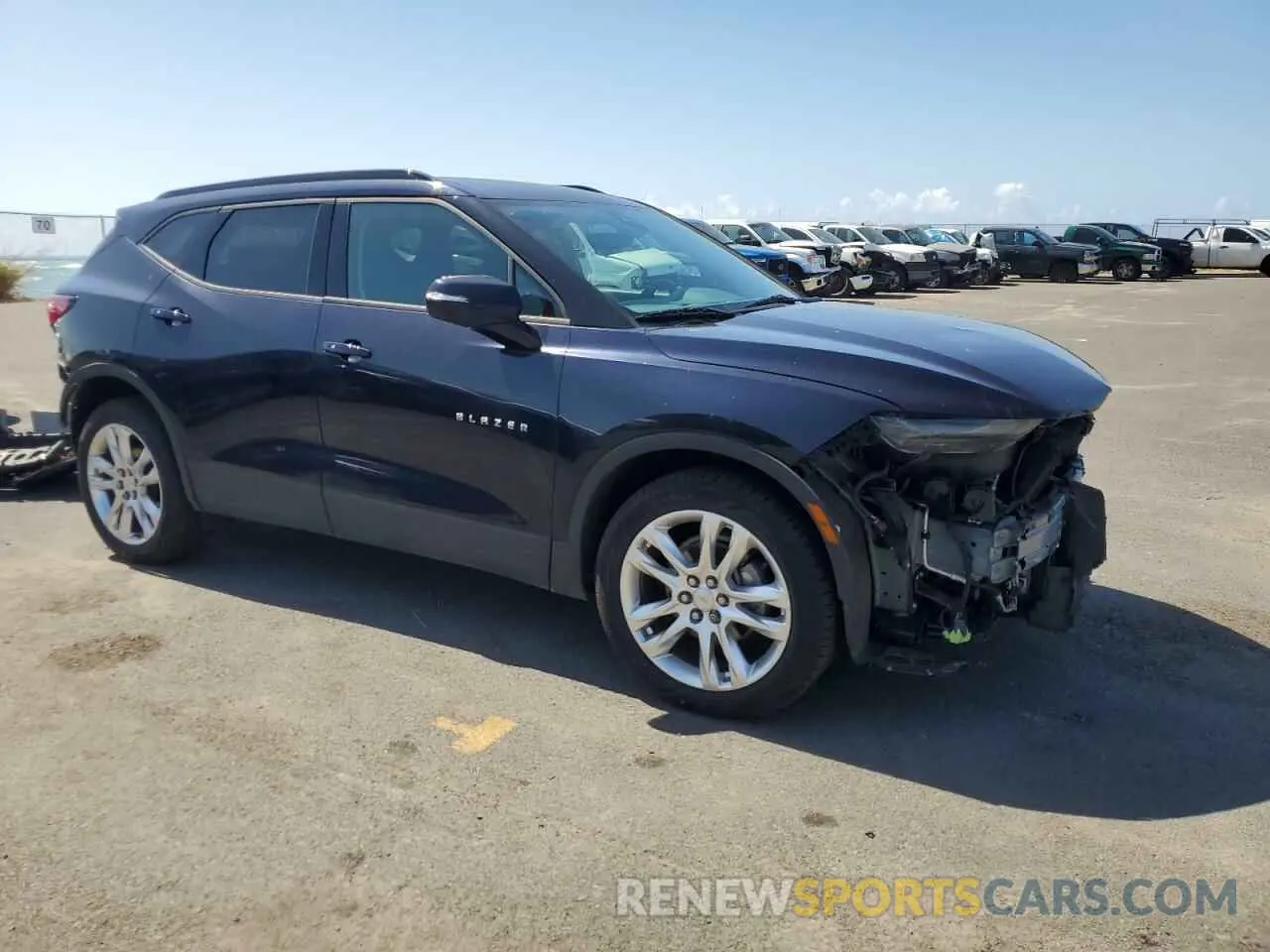 4 Photograph of a damaged car 3GNKBJRS1LS587827 CHEVROLET BLAZER 2020
