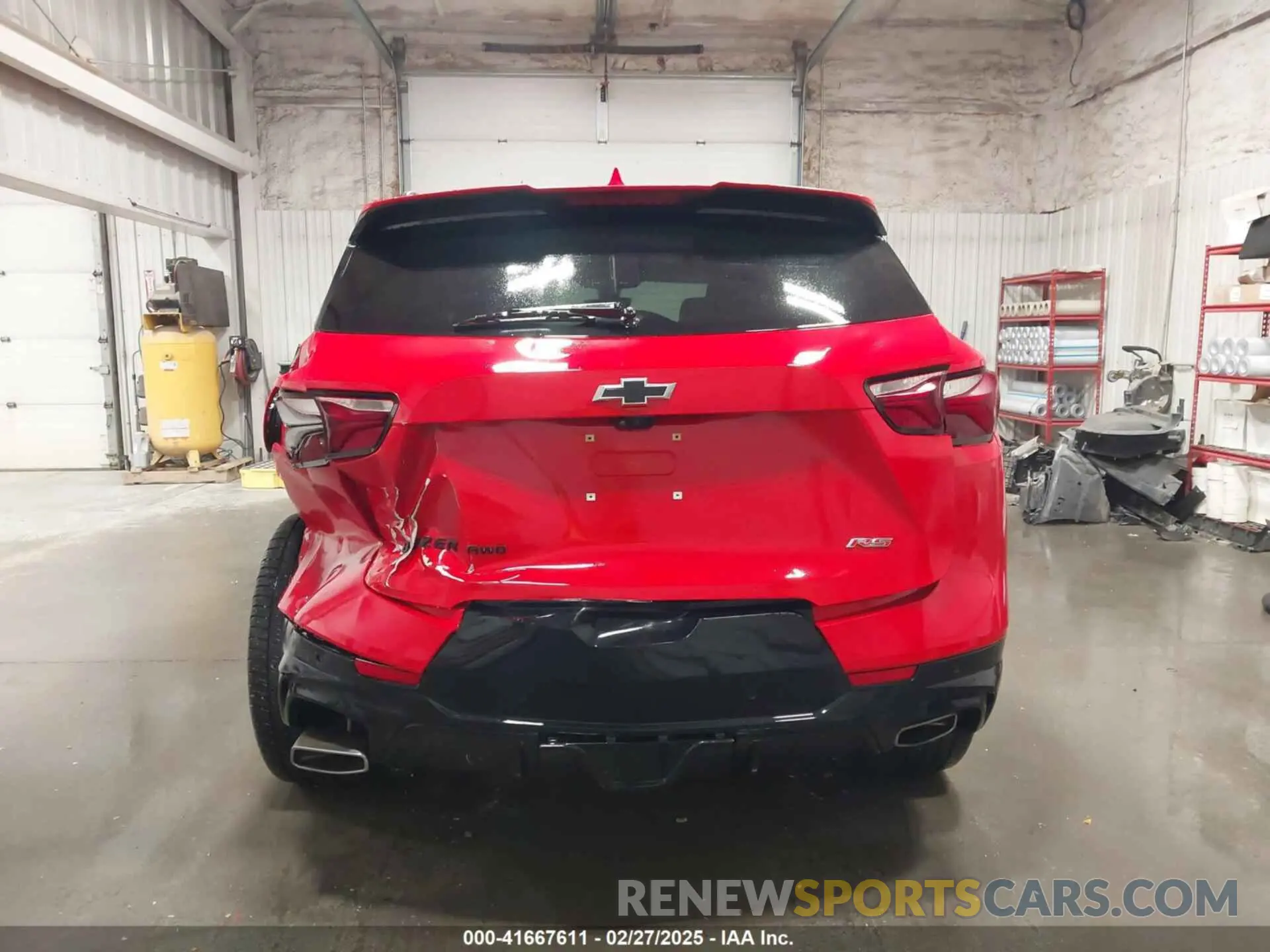 17 Photograph of a damaged car 3GNKBKRS3LS582313 CHEVROLET BLAZER 2020