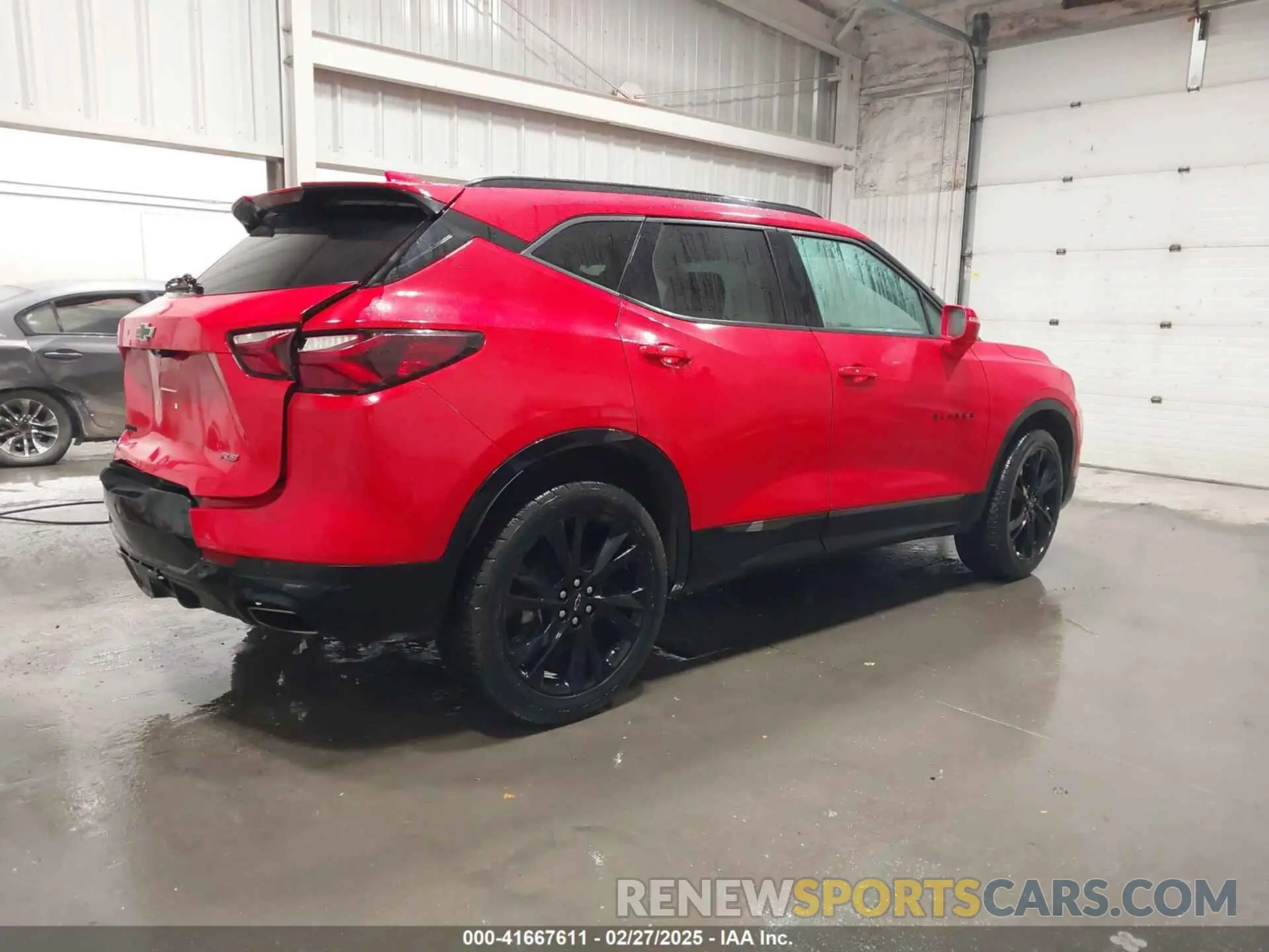 4 Photograph of a damaged car 3GNKBKRS3LS582313 CHEVROLET BLAZER 2020