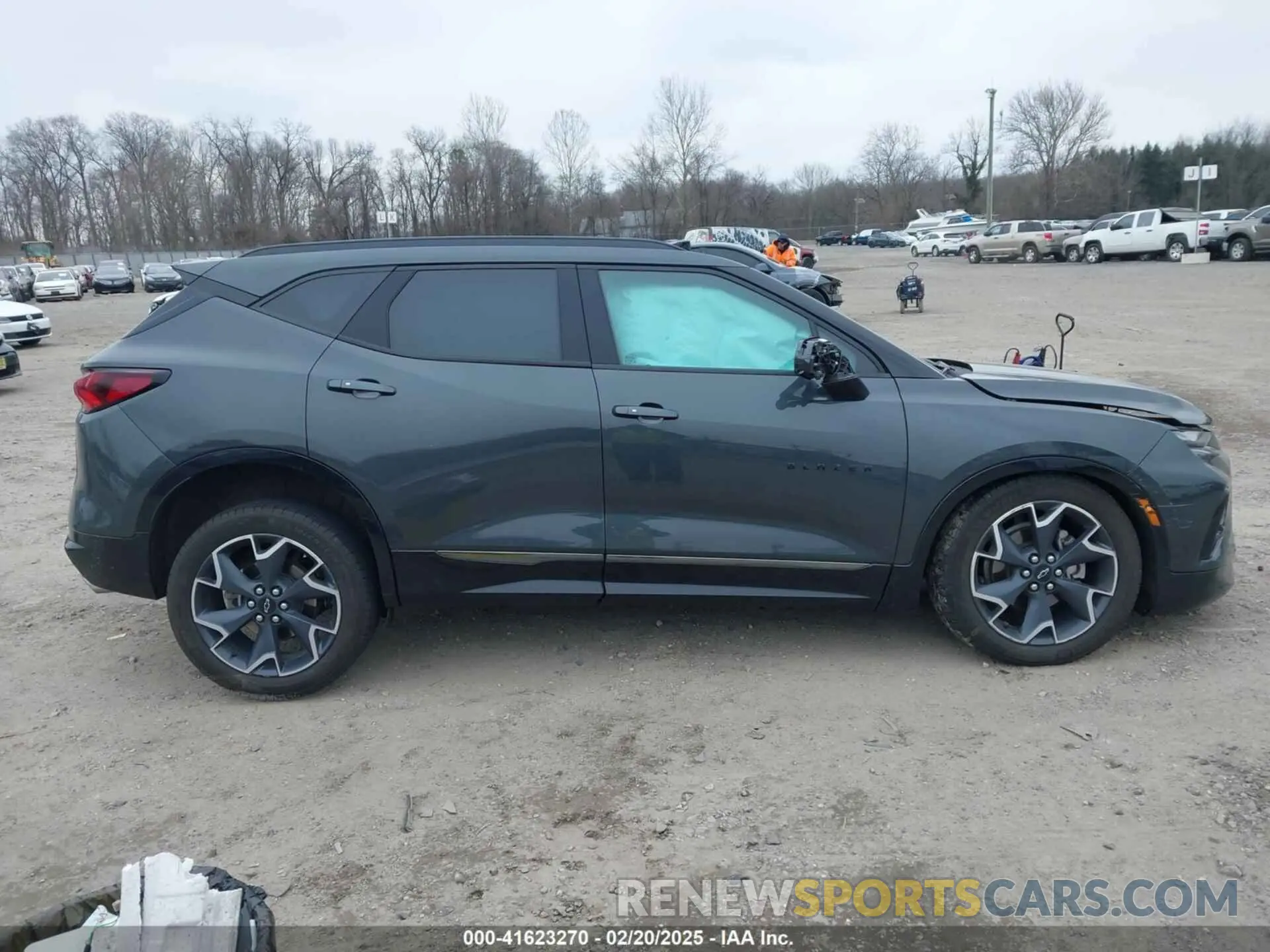 13 Photograph of a damaged car 3GNKBKRS4LS636461 CHEVROLET BLAZER 2020