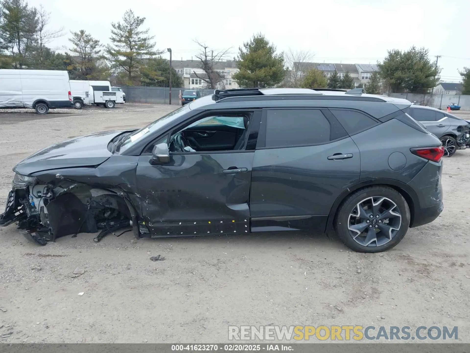 14 Photograph of a damaged car 3GNKBKRS4LS636461 CHEVROLET BLAZER 2020