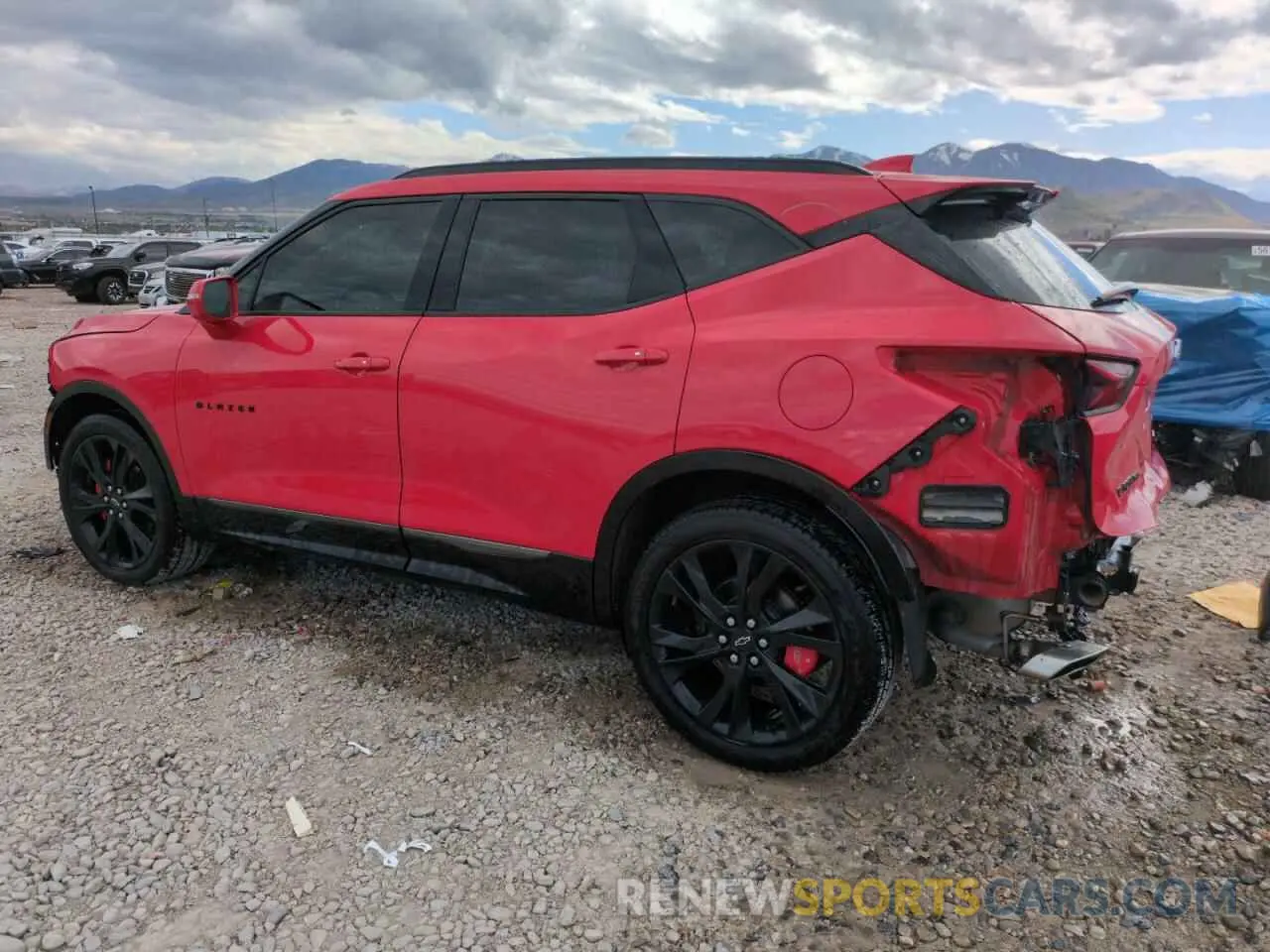 2 Photograph of a damaged car 3GNKBKRS4LS665605 CHEVROLET BLAZER 2020