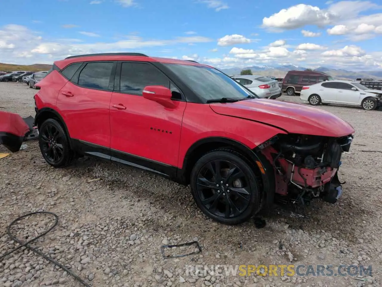 4 Photograph of a damaged car 3GNKBKRS4LS665605 CHEVROLET BLAZER 2020