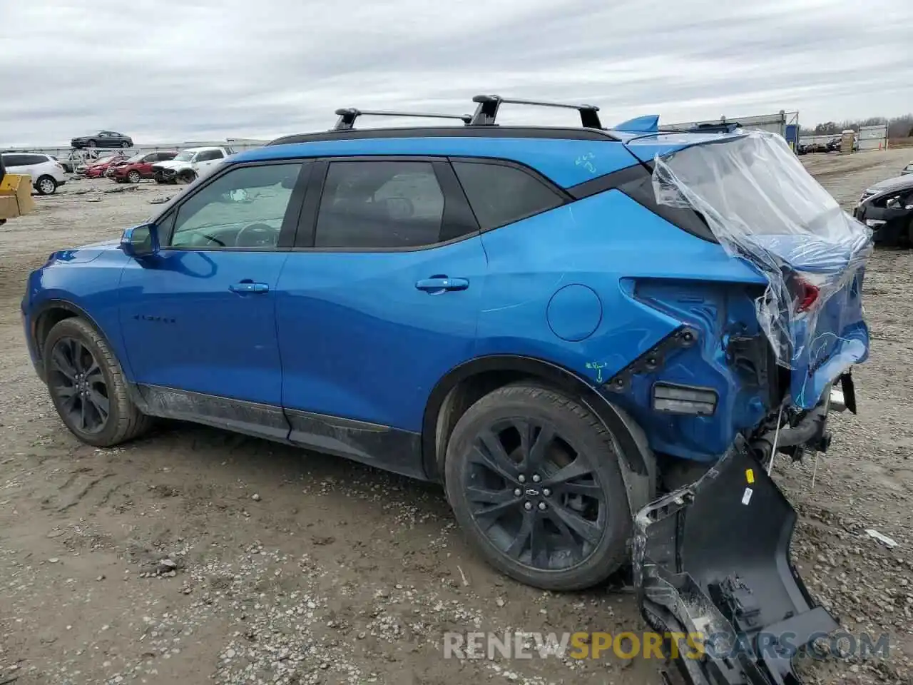 2 Photograph of a damaged car 3GNKBKRS4LS725589 CHEVROLET BLAZER 2020