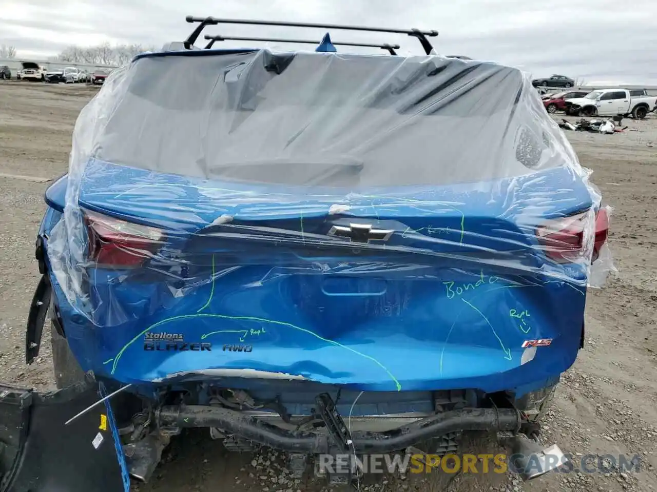 6 Photograph of a damaged car 3GNKBKRS4LS725589 CHEVROLET BLAZER 2020