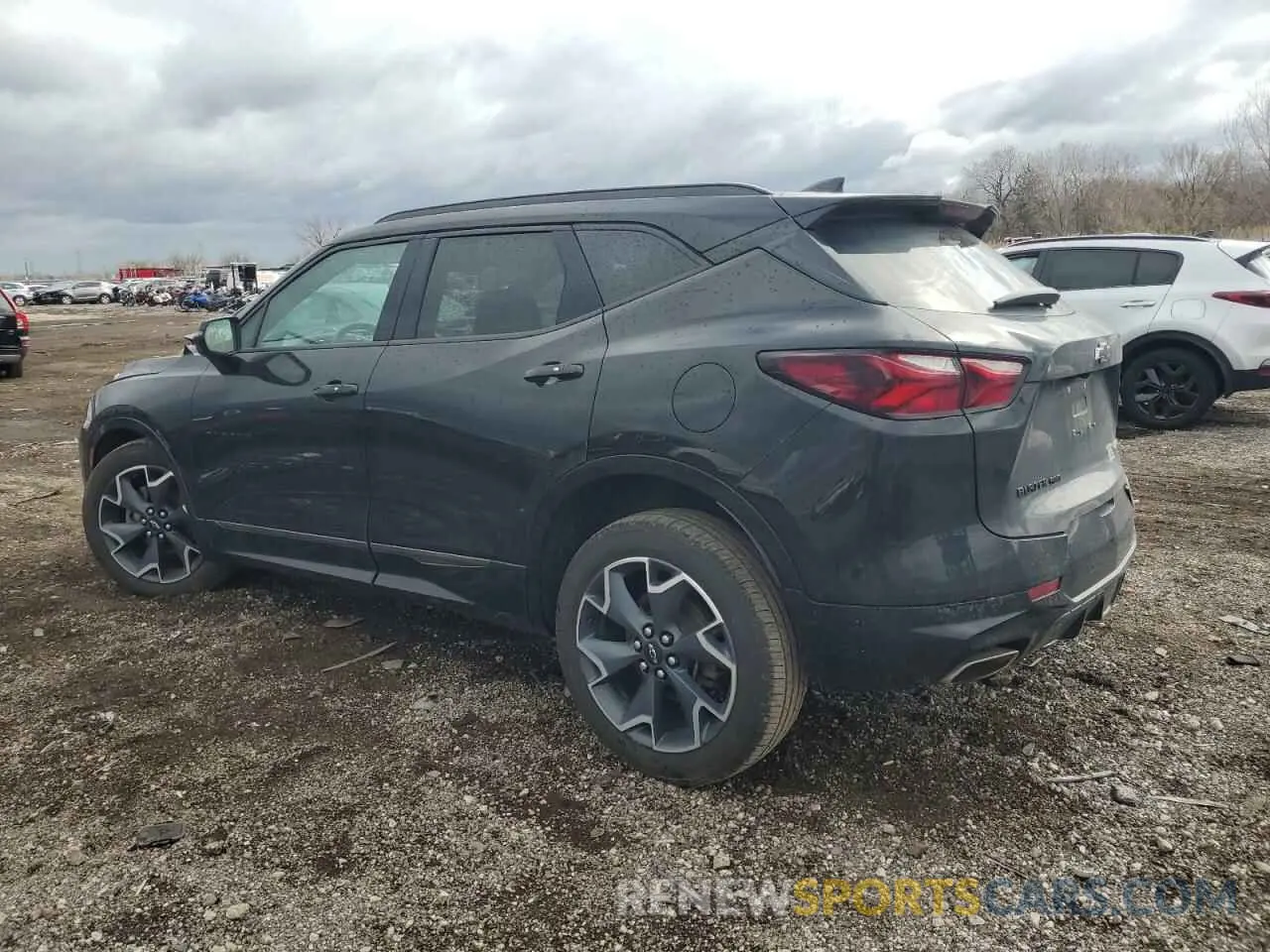 2 Photograph of a damaged car 3GNKBKRS5LS547658 CHEVROLET BLAZER 2020