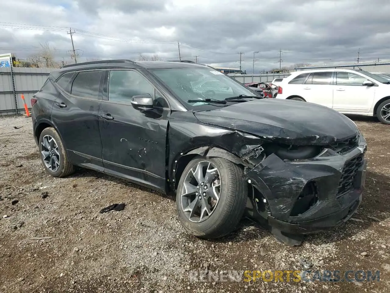 4 Photograph of a damaged car 3GNKBKRS5LS547658 CHEVROLET BLAZER 2020