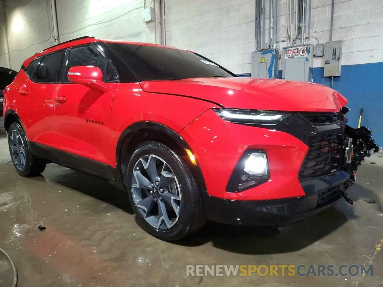 4 Photograph of a damaged car 3GNKBKRS6LS539942 CHEVROLET BLAZER 2020