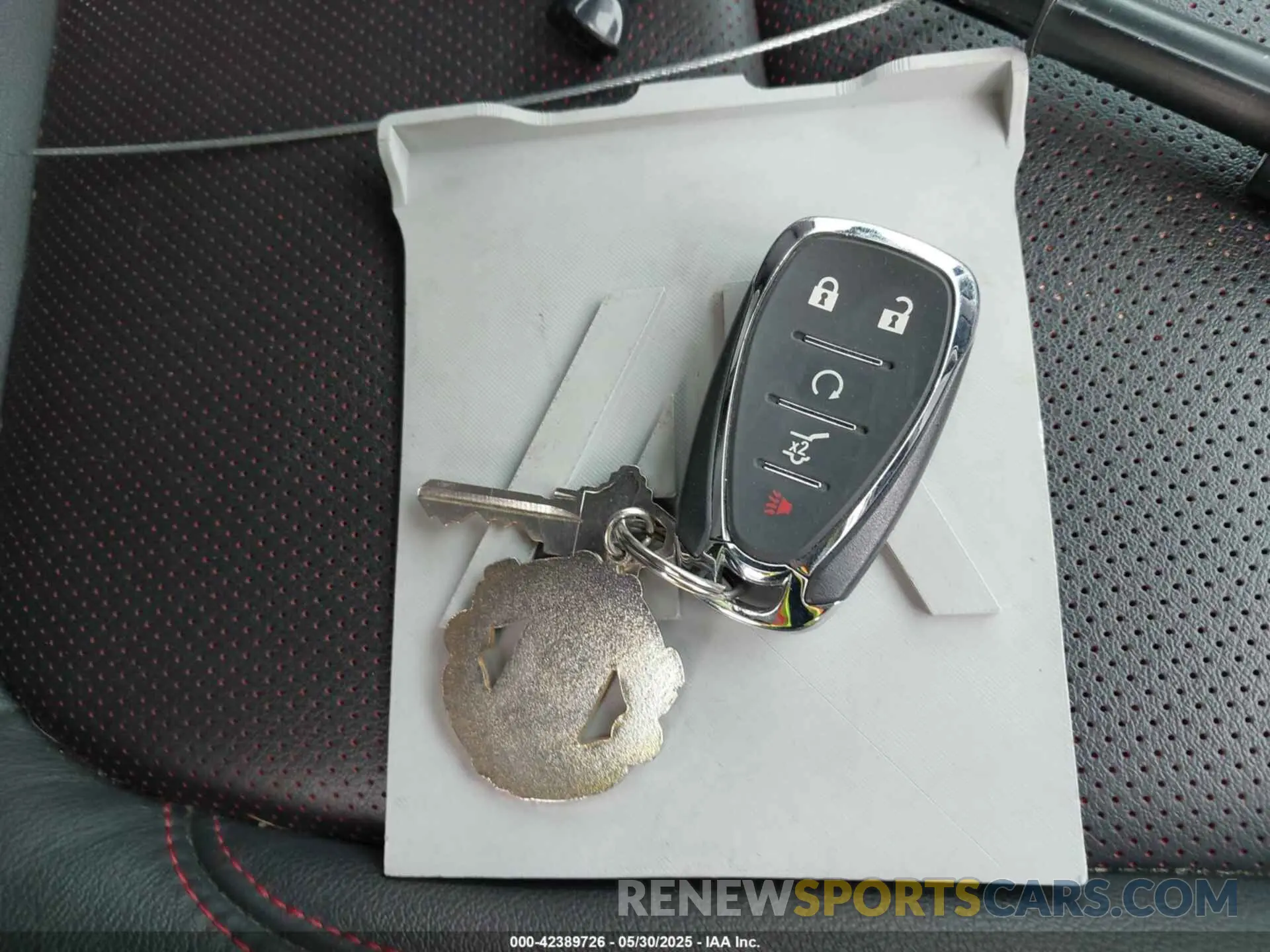 11 Photograph of a damaged car 3GNKBKRS9LS669925 CHEVROLET BLAZER 2020