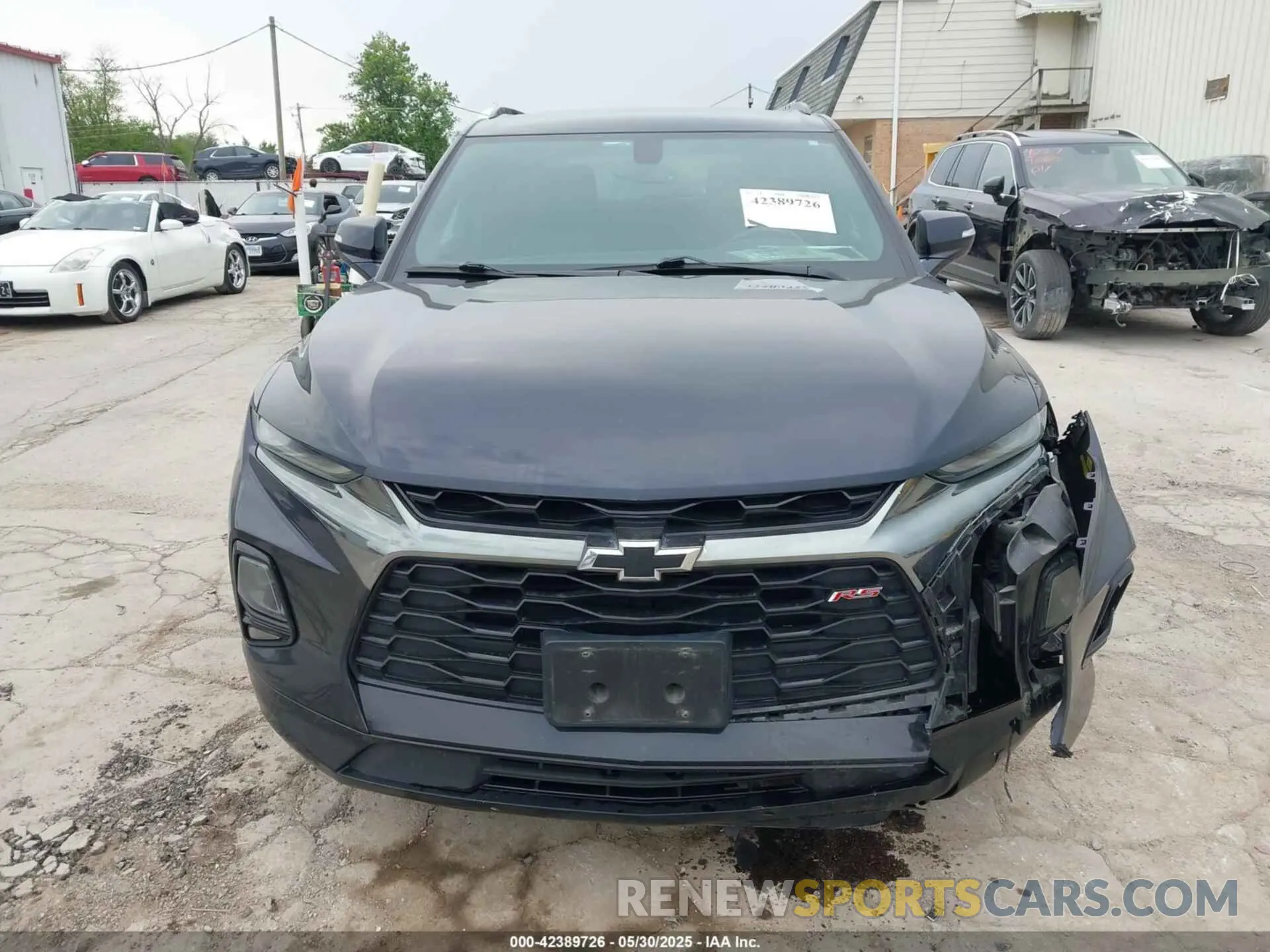 12 Photograph of a damaged car 3GNKBKRS9LS669925 CHEVROLET BLAZER 2020
