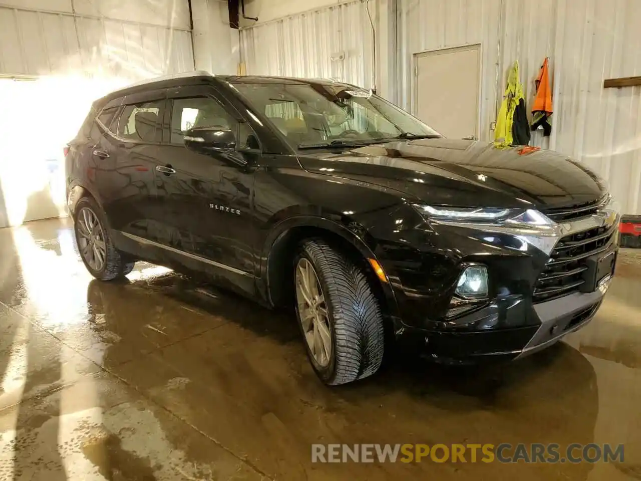 4 Photograph of a damaged car 3GNKBLRS2LS663941 CHEVROLET BLAZER 2020