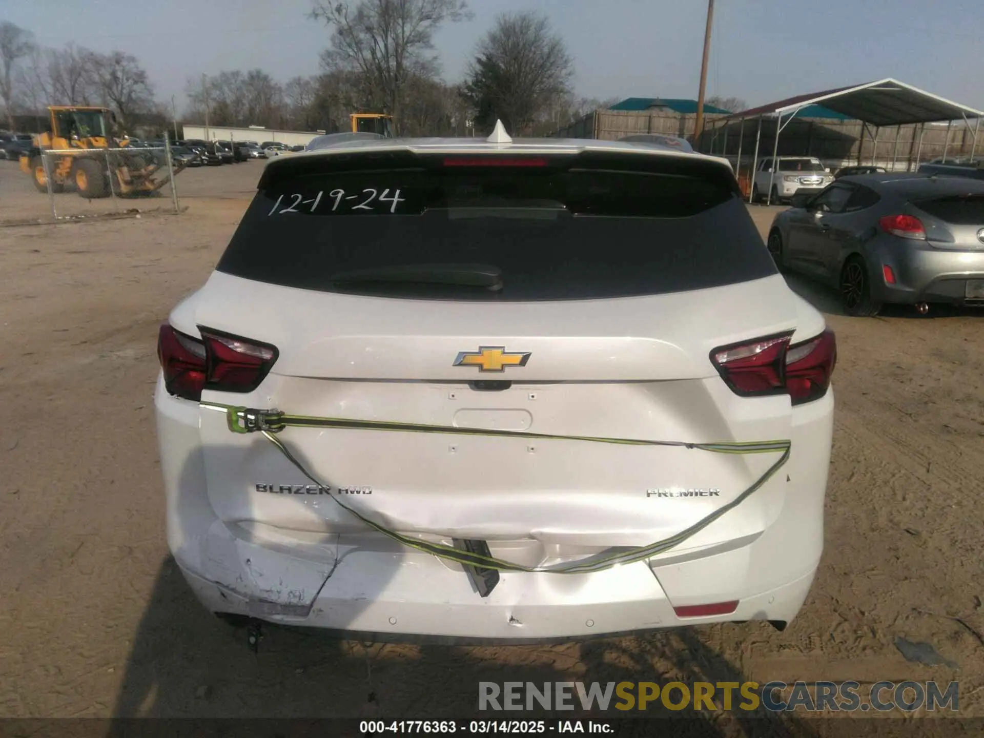 16 Photograph of a damaged car 3GNKBLRS3LS568546 CHEVROLET BLAZER 2020