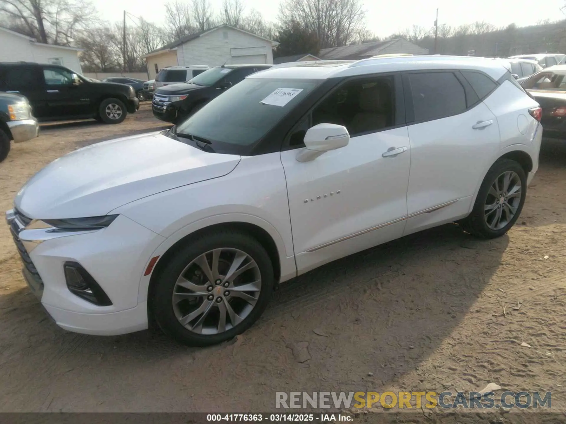2 Photograph of a damaged car 3GNKBLRS3LS568546 CHEVROLET BLAZER 2020