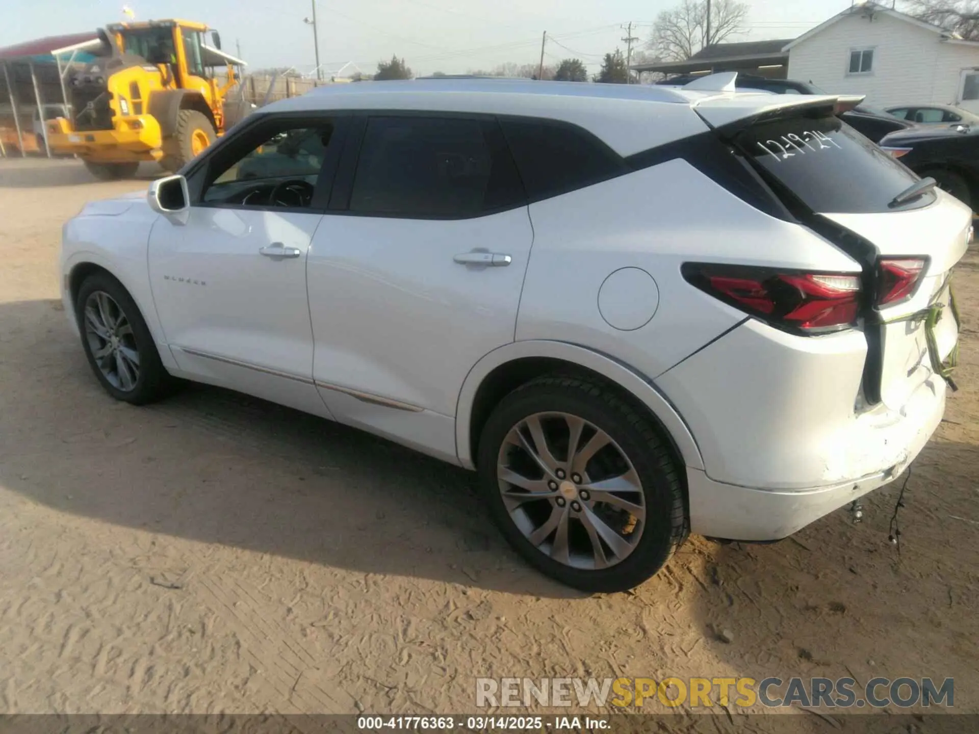 3 Photograph of a damaged car 3GNKBLRS3LS568546 CHEVROLET BLAZER 2020