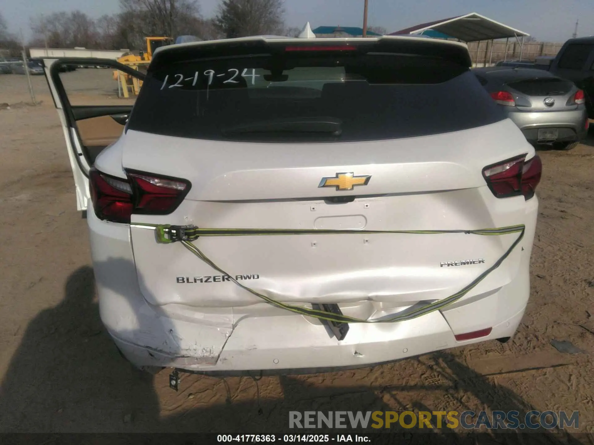 6 Photograph of a damaged car 3GNKBLRS3LS568546 CHEVROLET BLAZER 2020