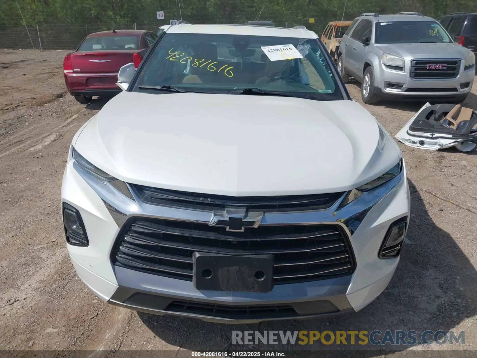 12 Photograph of a damaged car 3GNKBLRS9LS559060 CHEVROLET BLAZER 2020