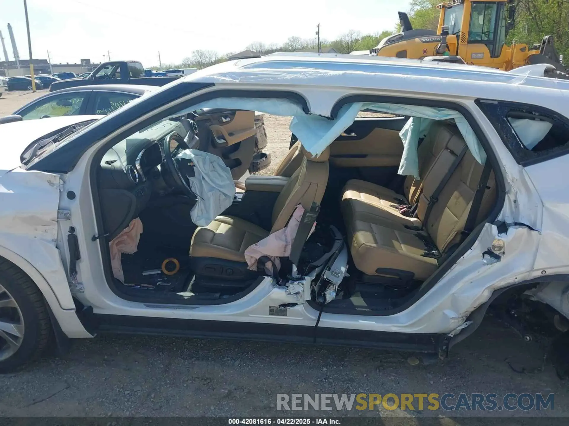 14 Photograph of a damaged car 3GNKBLRS9LS559060 CHEVROLET BLAZER 2020