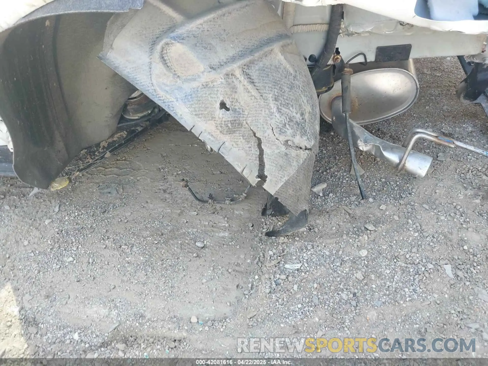 17 Photograph of a damaged car 3GNKBLRS9LS559060 CHEVROLET BLAZER 2020