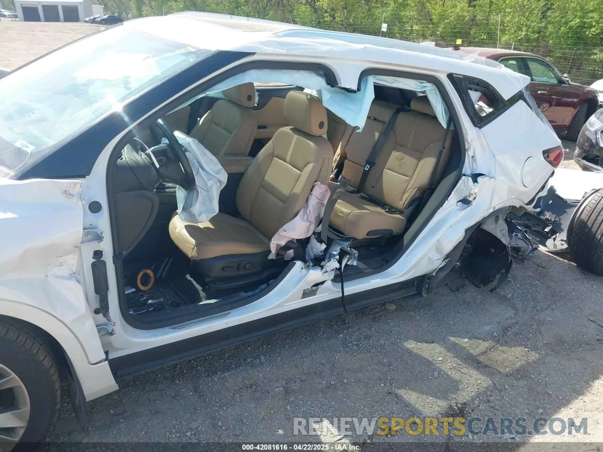 6 Photograph of a damaged car 3GNKBLRS9LS559060 CHEVROLET BLAZER 2020